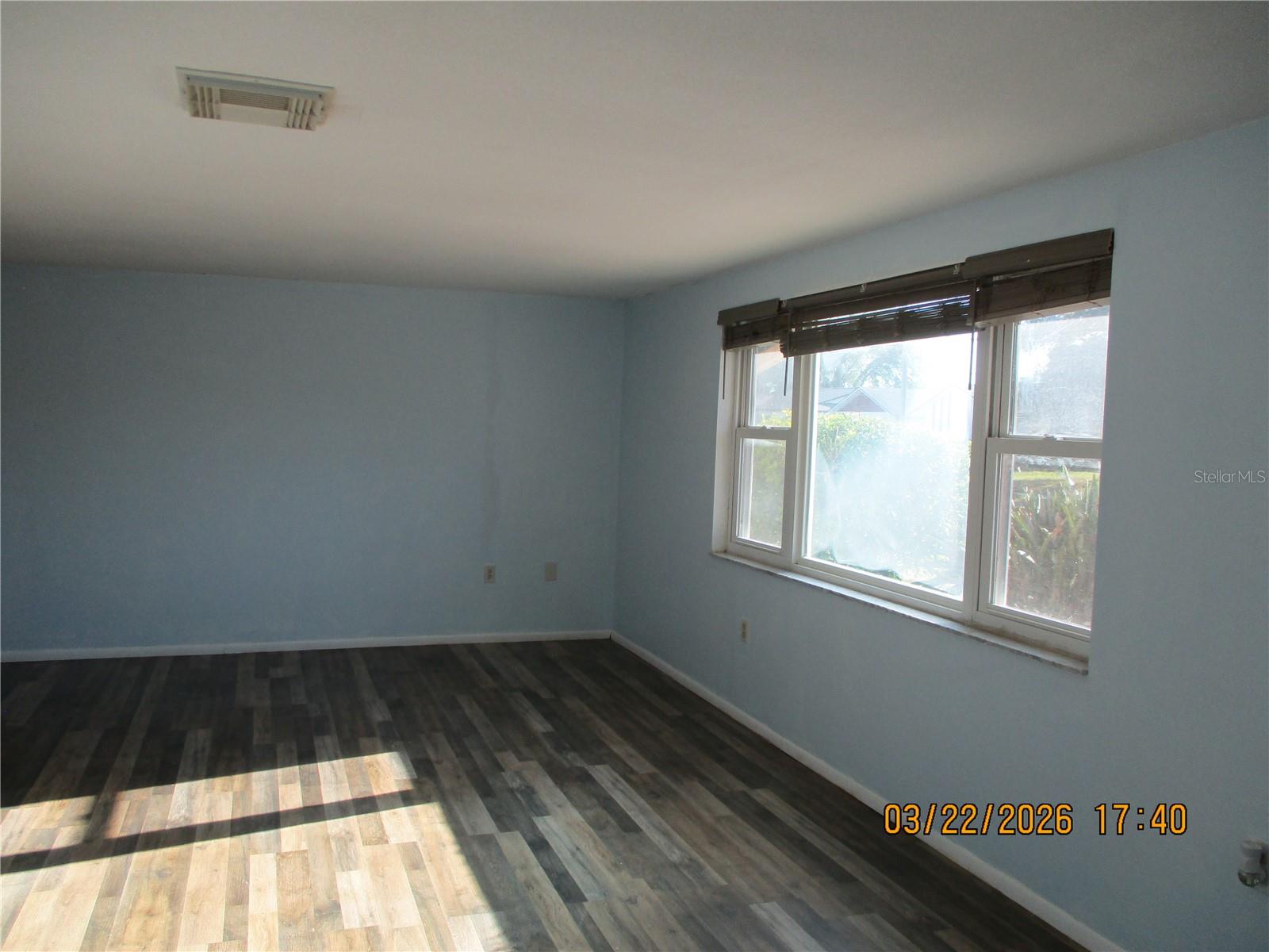 VIVA VILLAS 1ST ADD PHASE 1PB 15 PGS 130-131 LOT 1 - Residential