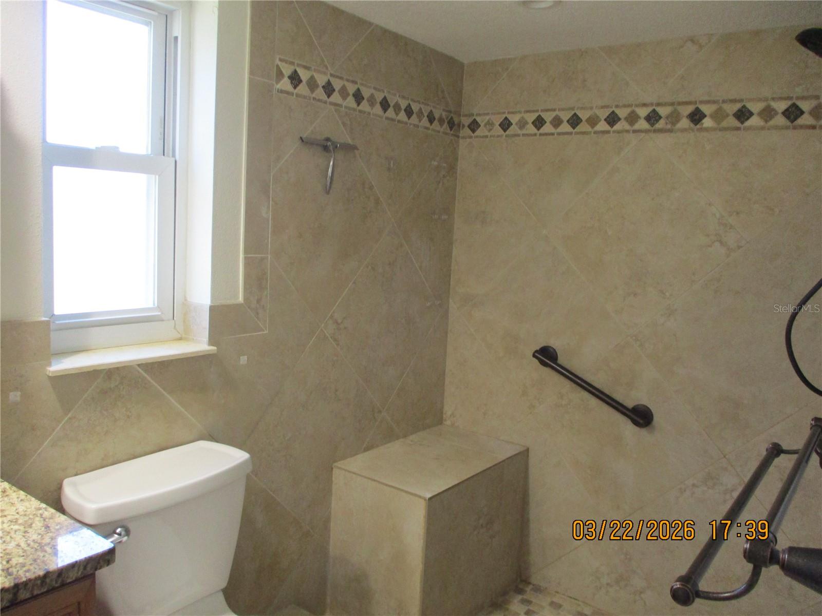 VIVA VILLAS 1ST ADD PHASE 1PB 15 PGS 130-131 LOT 1 - Residential