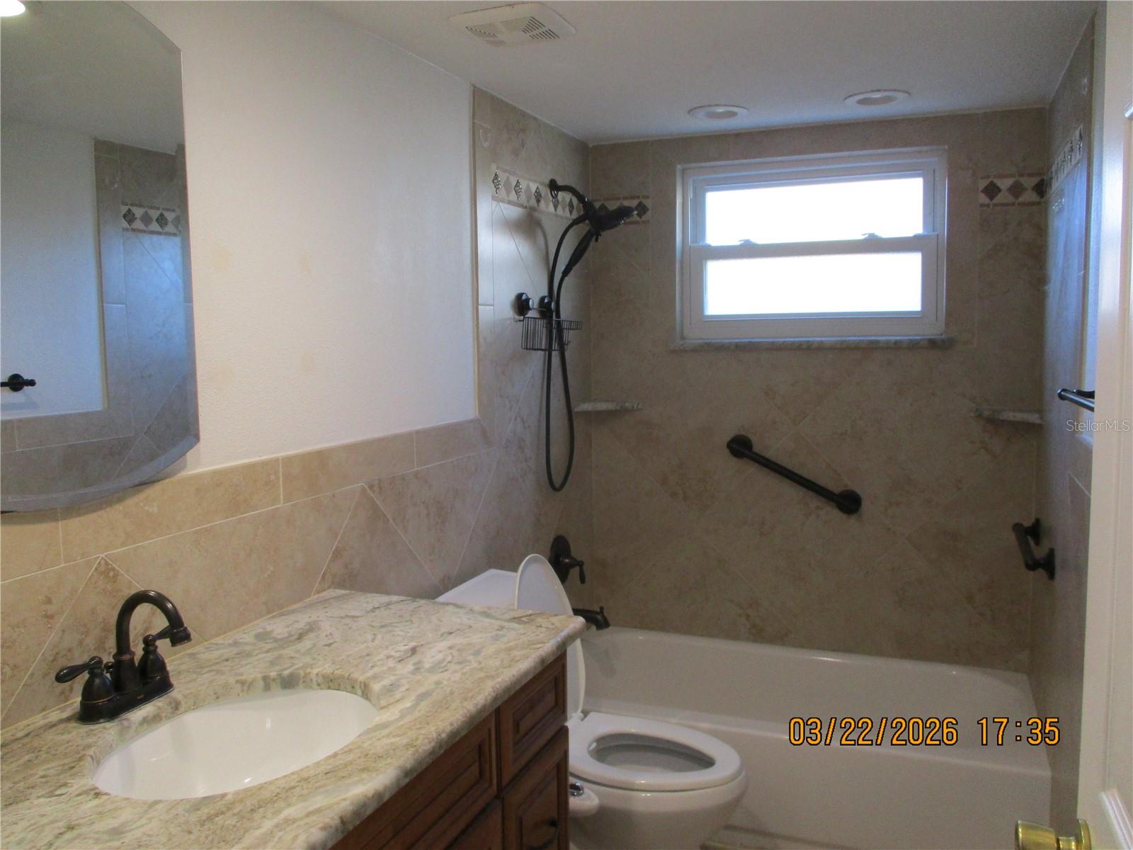 VIVA VILLAS 1ST ADD PHASE 1PB 15 PGS 130-131 LOT 1 - Residential