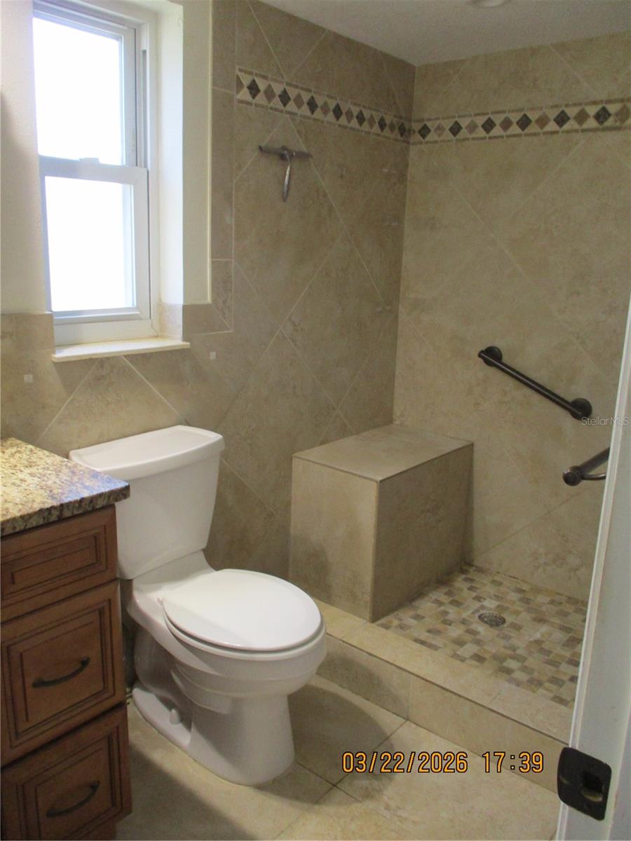 VIVA VILLAS 1ST ADD PHASE 1PB 15 PGS 130-131 LOT 1 - Residential