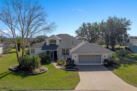 A home in TAVARES