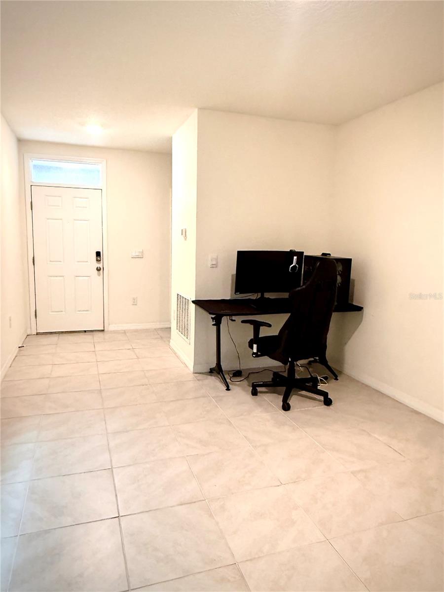 THOMPSON GROVE - Residential Lease