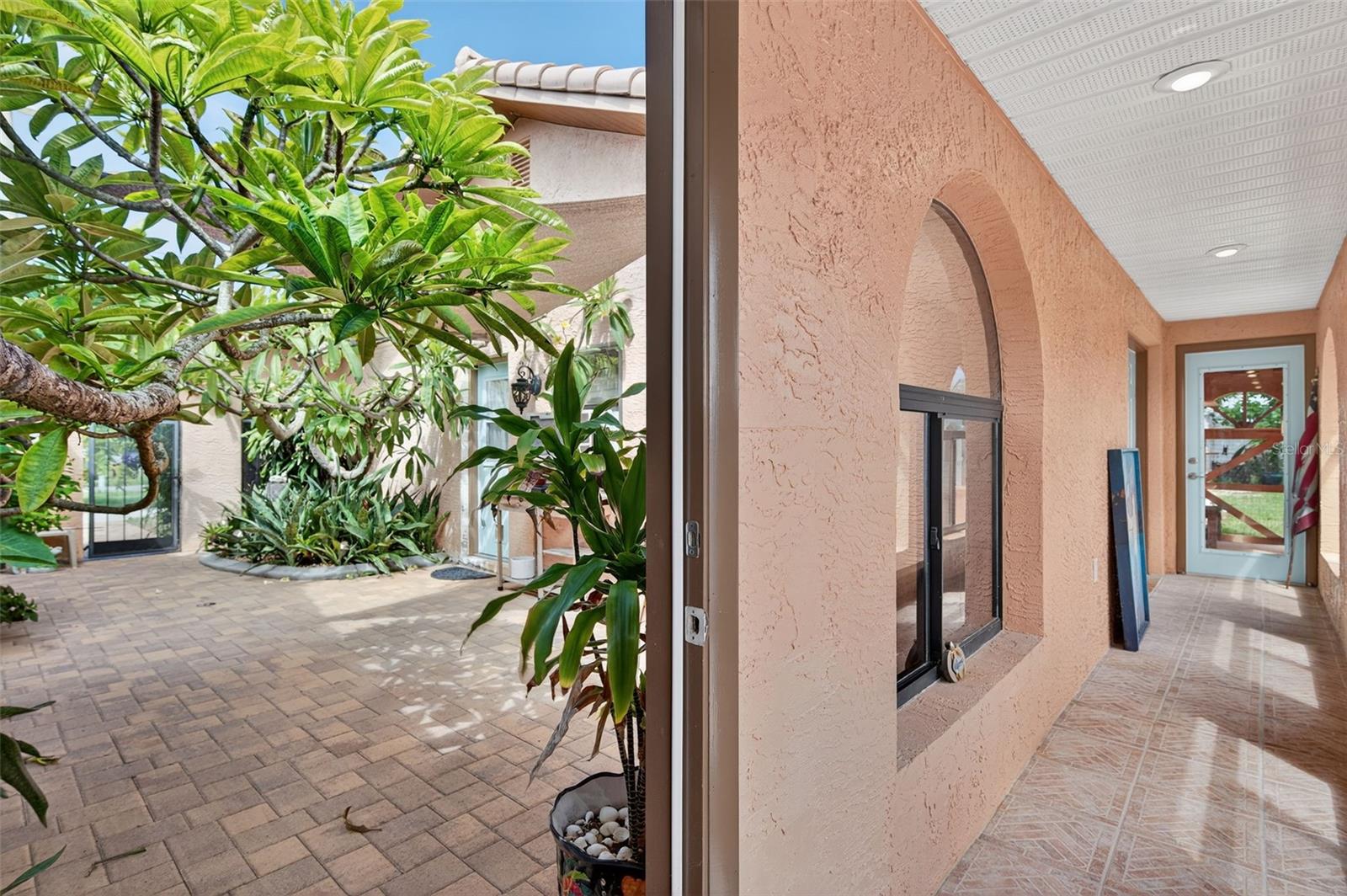 HERNANDO BEACH - Residential