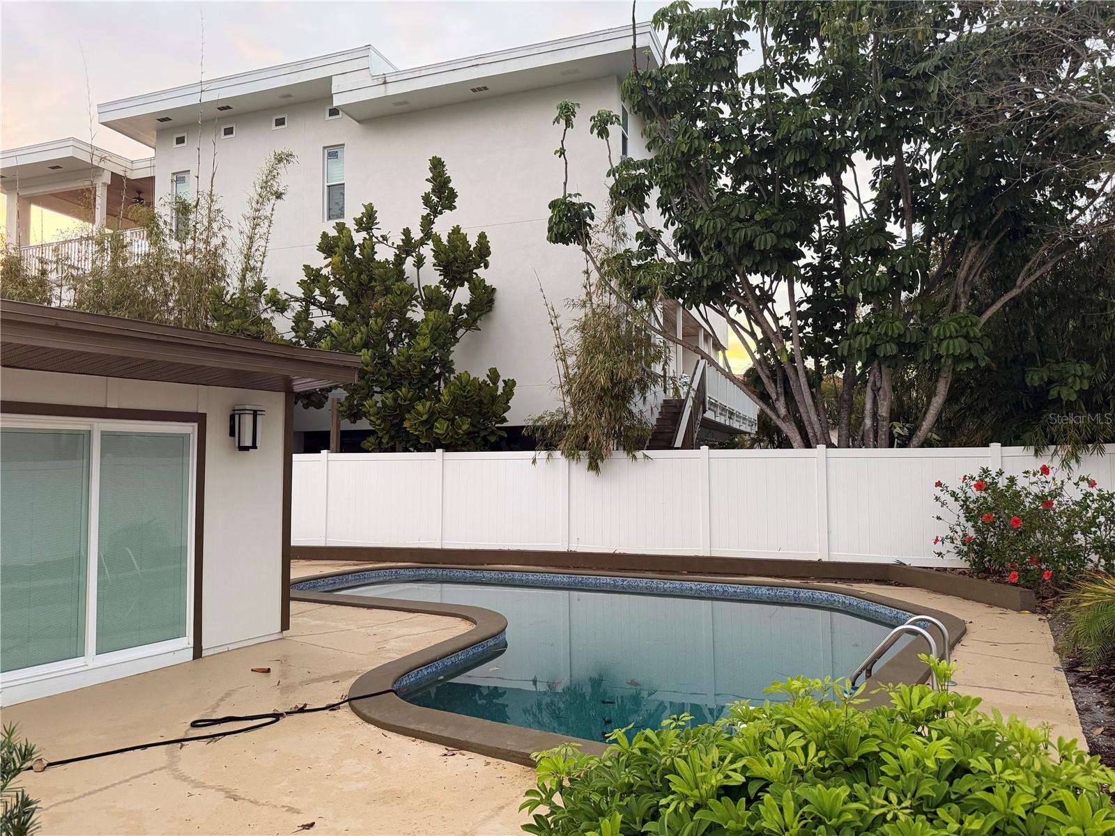 BAYSHORE ESTATES 4 - Residential