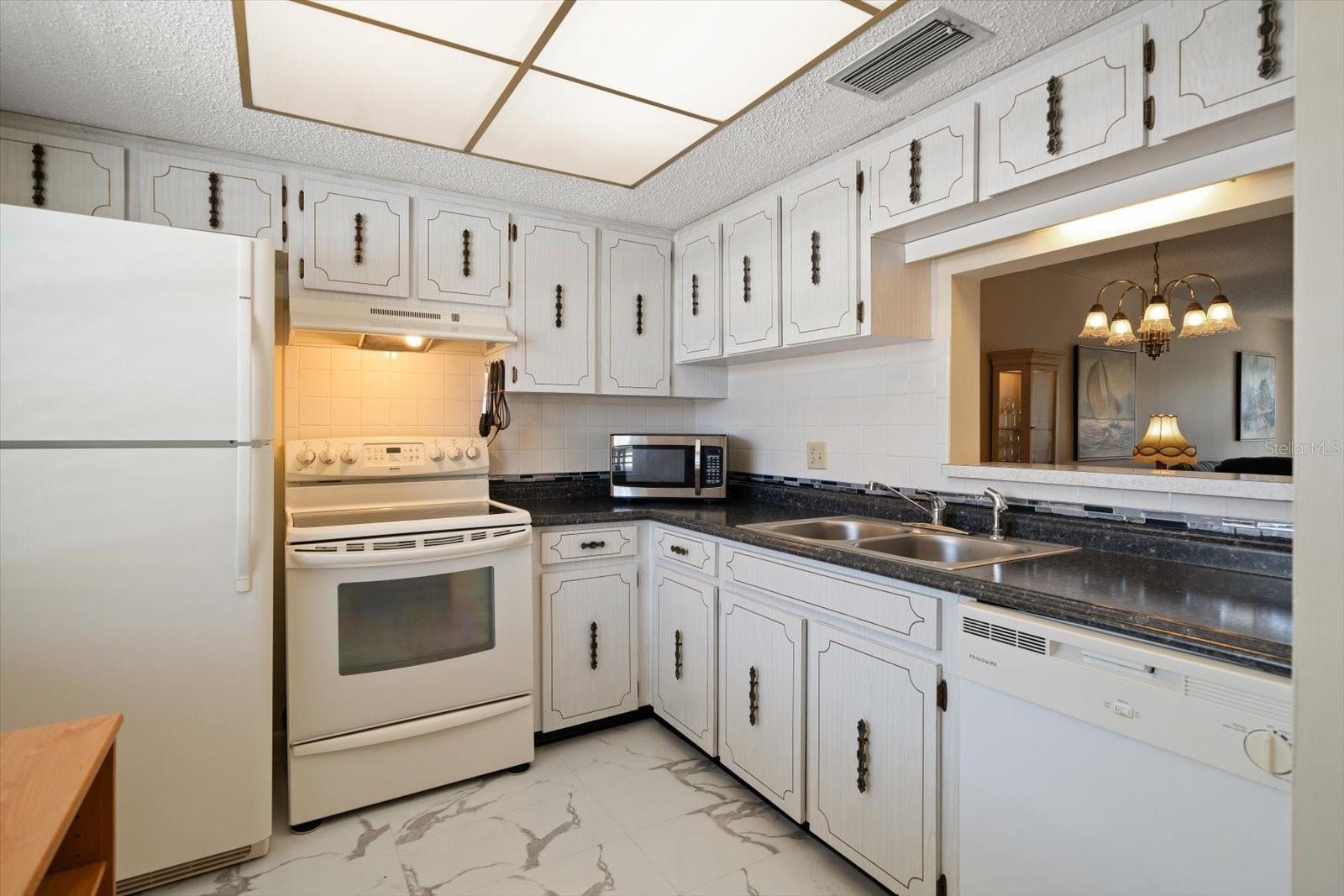 HEATHER LAKE APTS CONDO - Residential