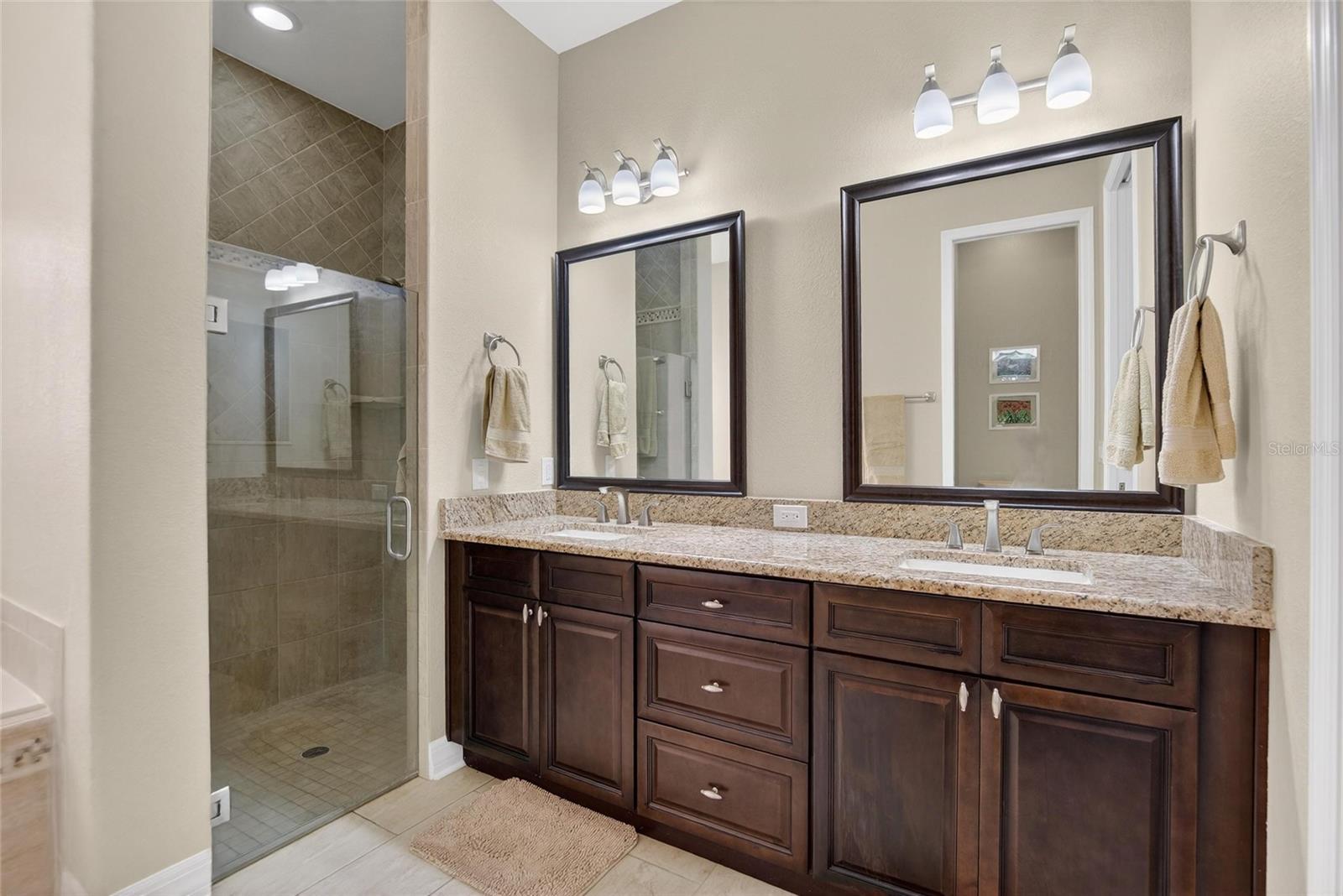 TWIN LAKES AT CHRISTINA PH 01 - Residential