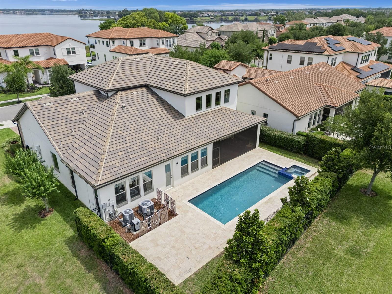 WATERSIDE/JOHNS LK-PH 1 - Residential