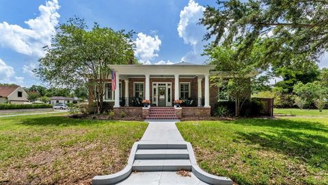Photo of 747 S Clayton Avenue, Lakeland, FL 33801 (MLS # L4961988)
