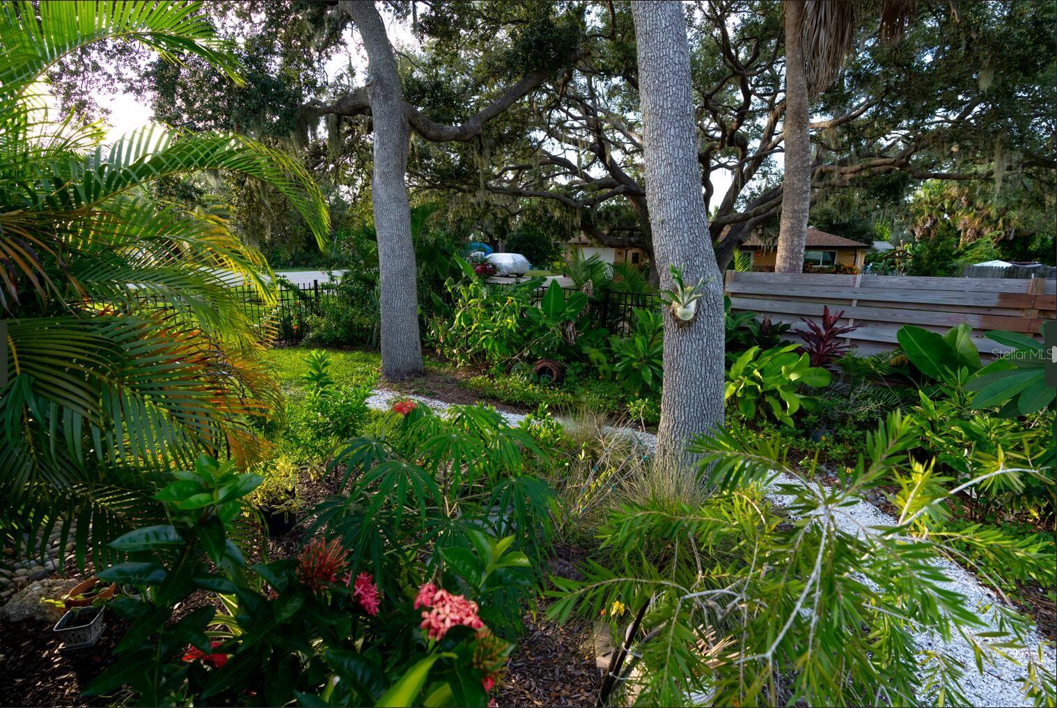 SOUTH VENICE - Residential