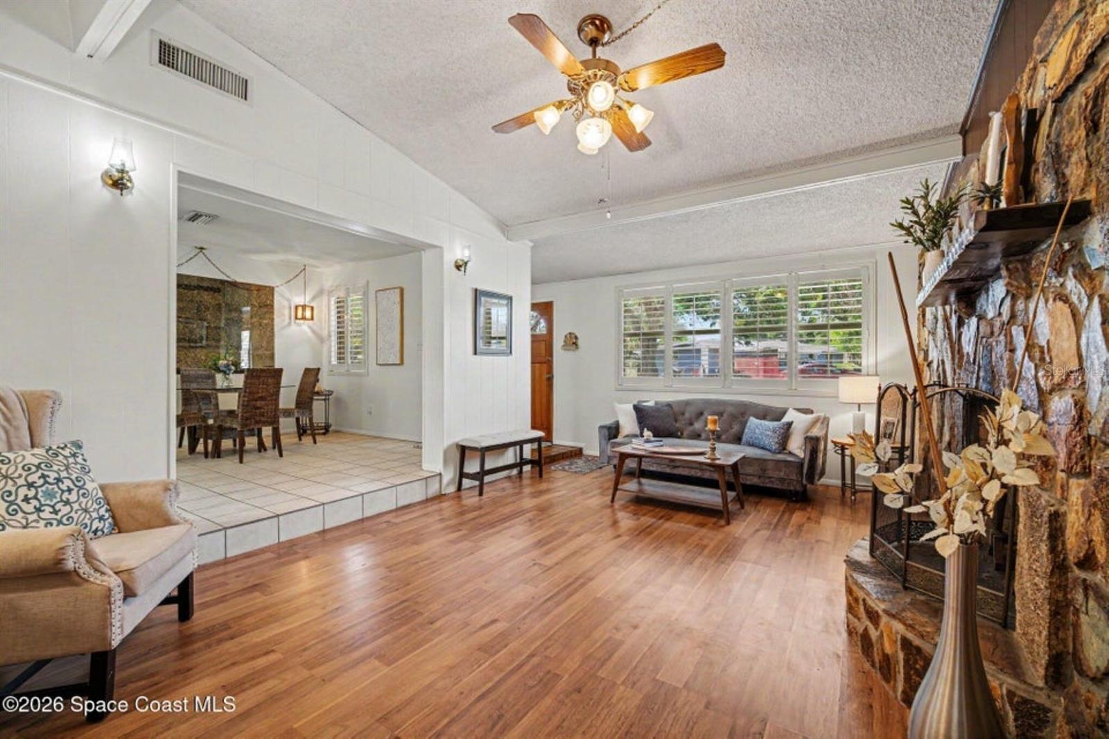 1218 VASSAR LANE