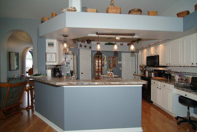 GROVELAND HIDDEN LAKES ESTATES - Residential