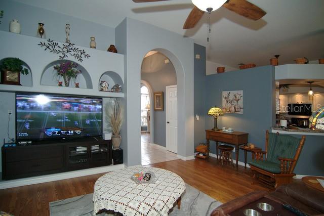 GROVELAND HIDDEN LAKES ESTATES - Residential