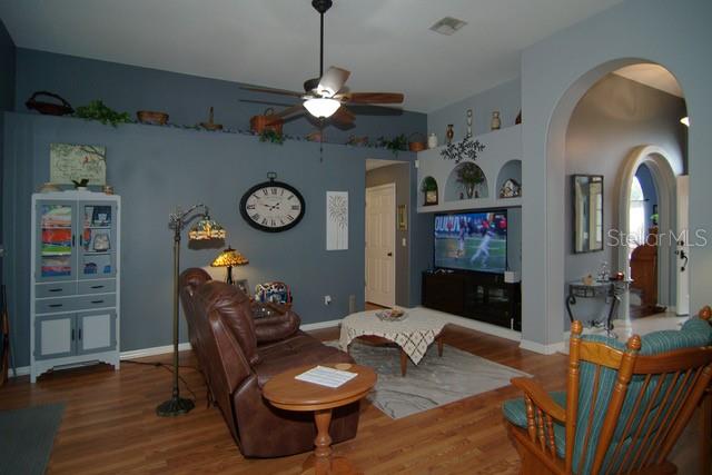 GROVELAND HIDDEN LAKES ESTATES - Residential