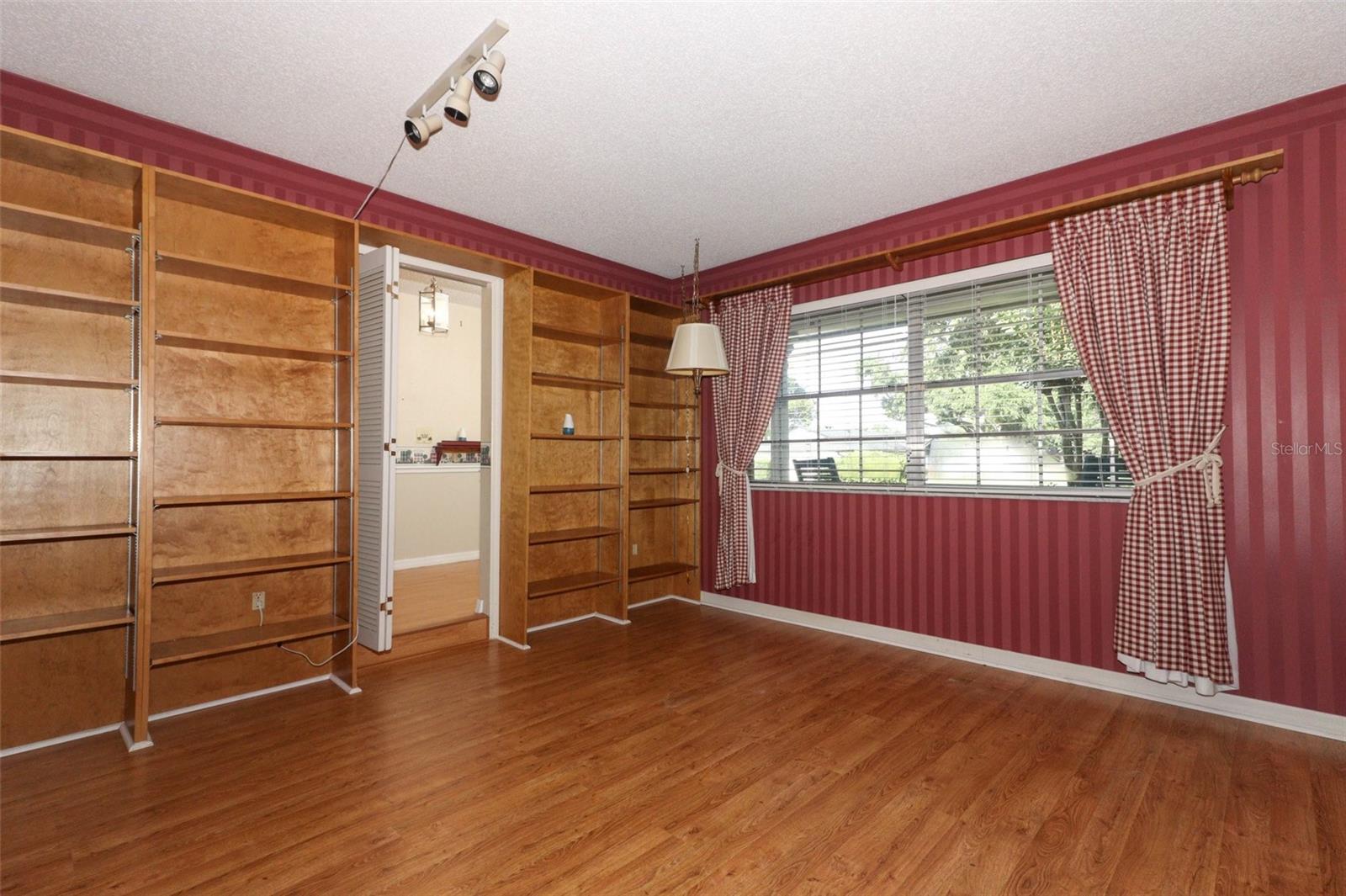 4141 FALLWOOD CIRCLE