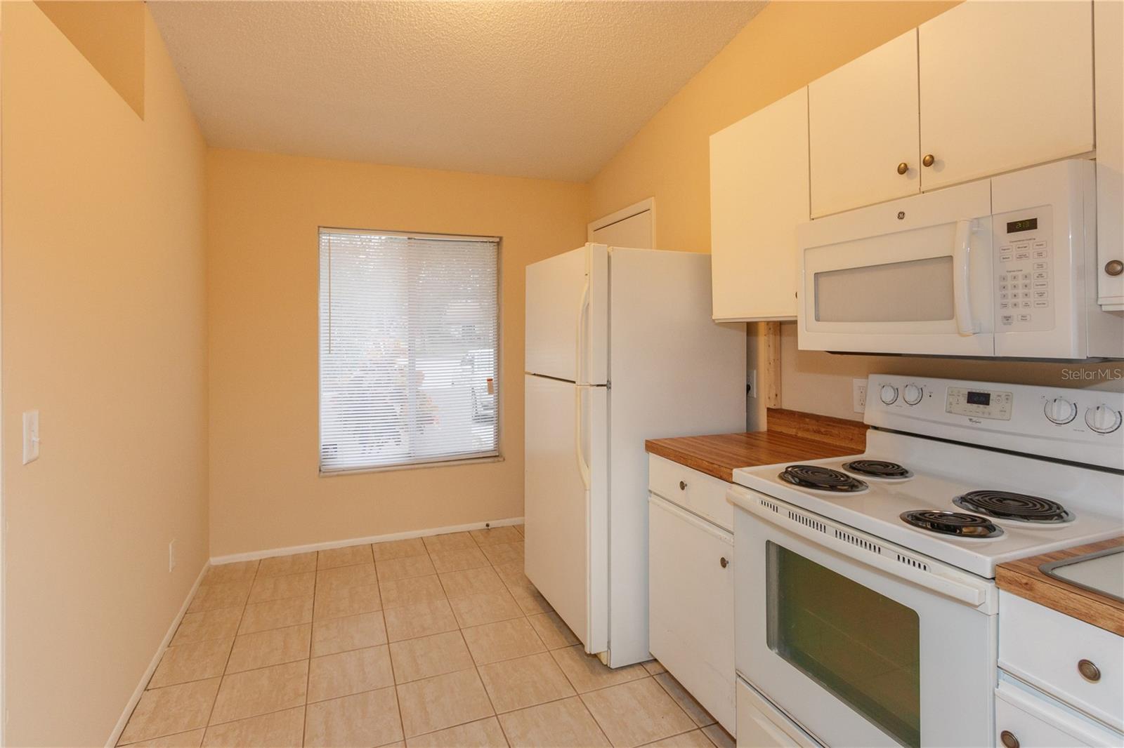 HIDDEN LAKE VILLAS PH 3 - Residential Lease