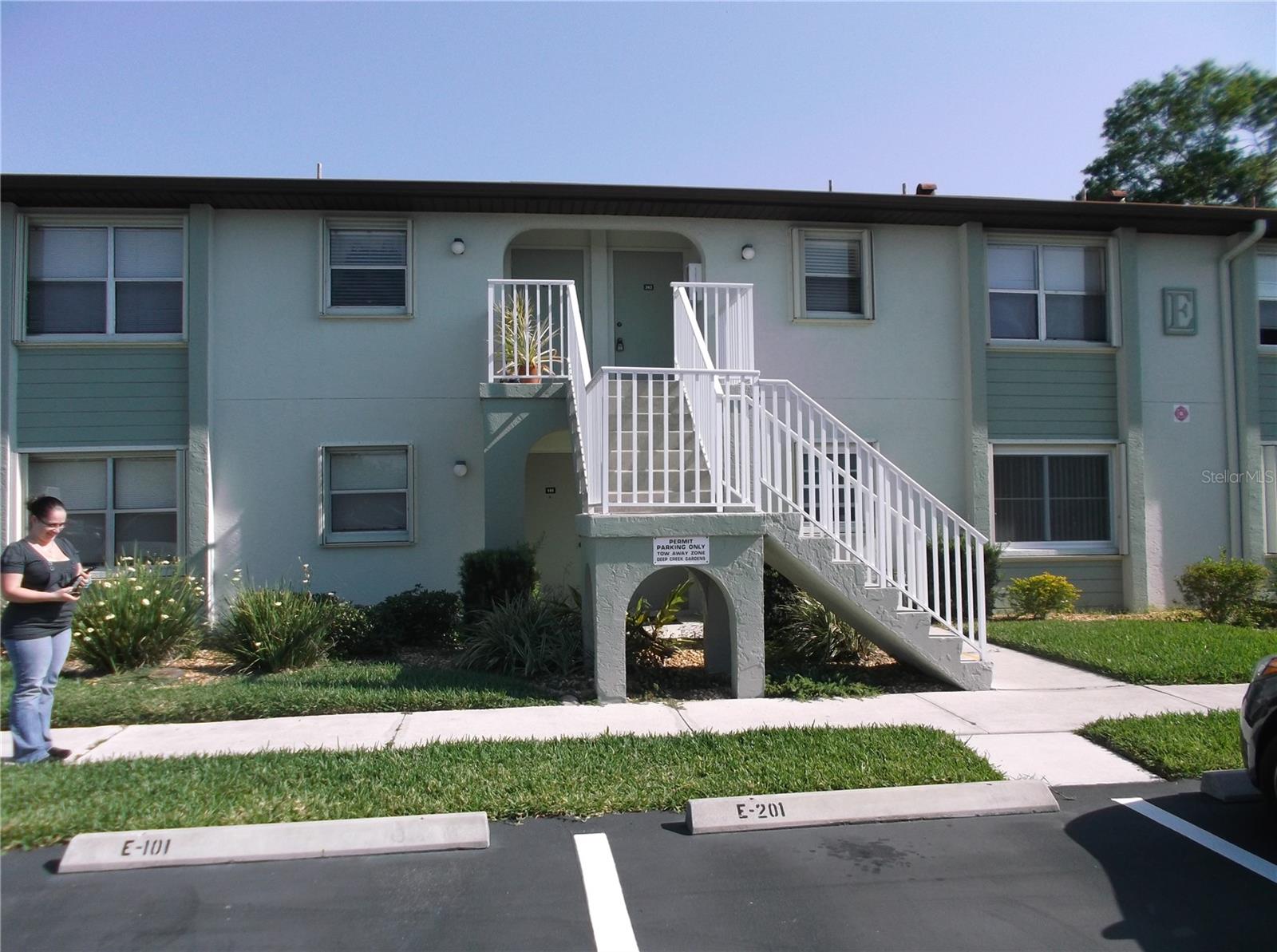 Come check out this cozy 2 bedroom, 2 bath unit in Punta Gorda. With a relaxing water view from the living room and the screened back porch. The community has a pool, tennis courts and pickle ball courts, along with much more! Don't miss out on this one, call today! This unit available Aug. 15,2025