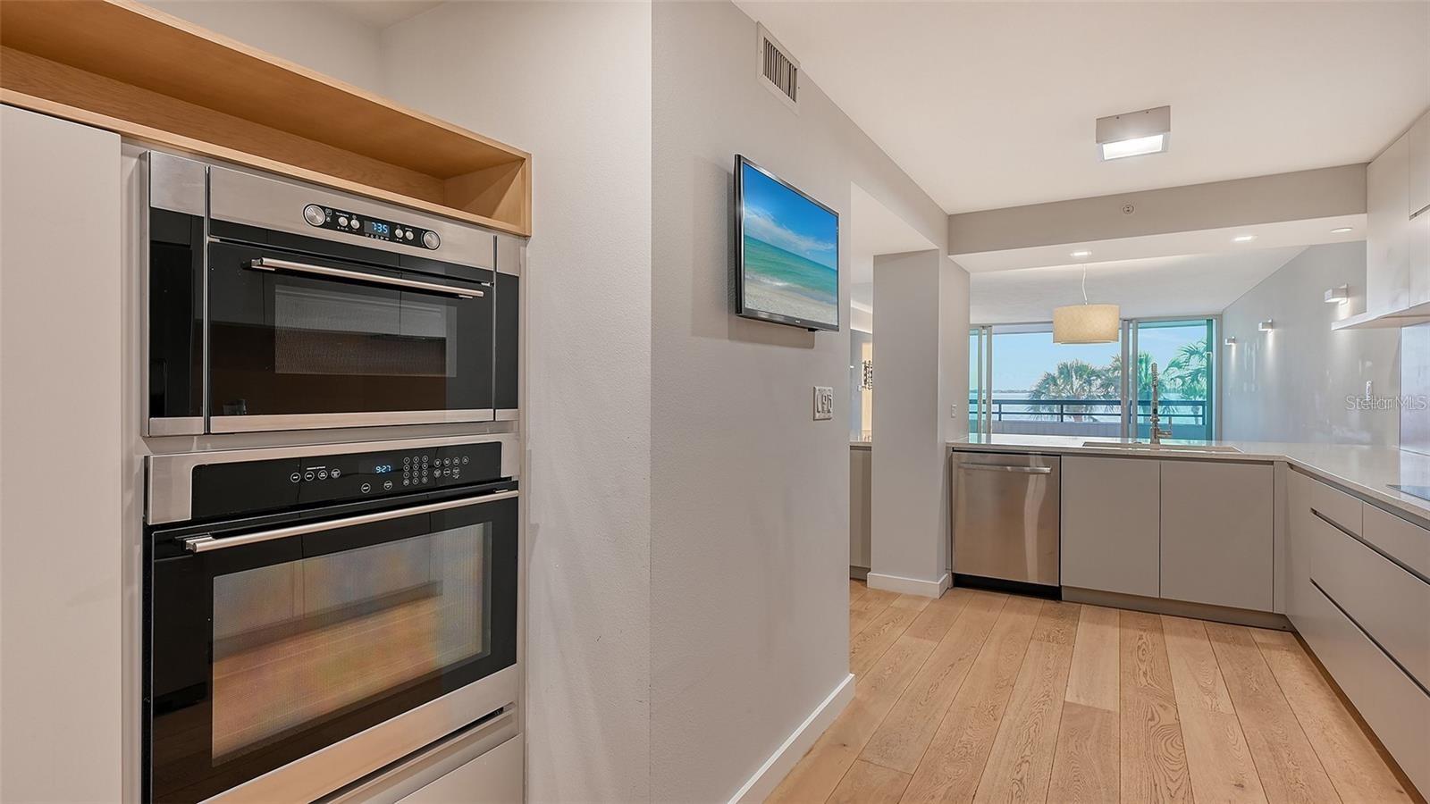 CONDO ON THE BAY TOWER II - Residential