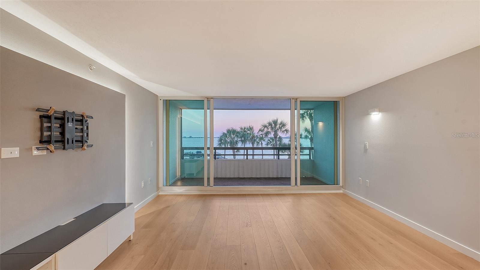 CONDO ON THE BAY TOWER II - Residential