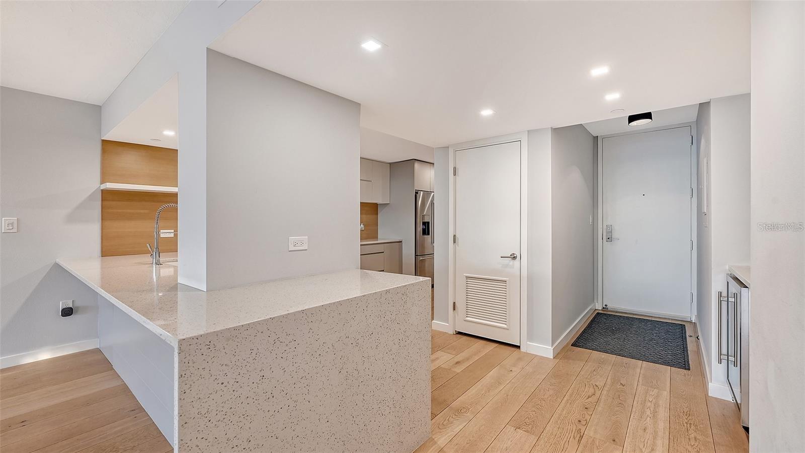 CONDO ON THE BAY TOWER II - Residential