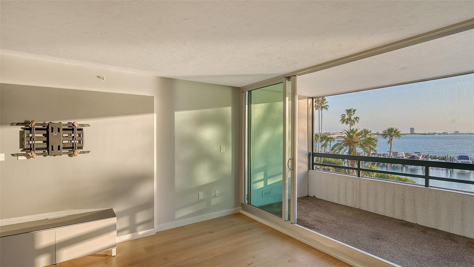 CONDO ON THE BAY TOWER II - Residential