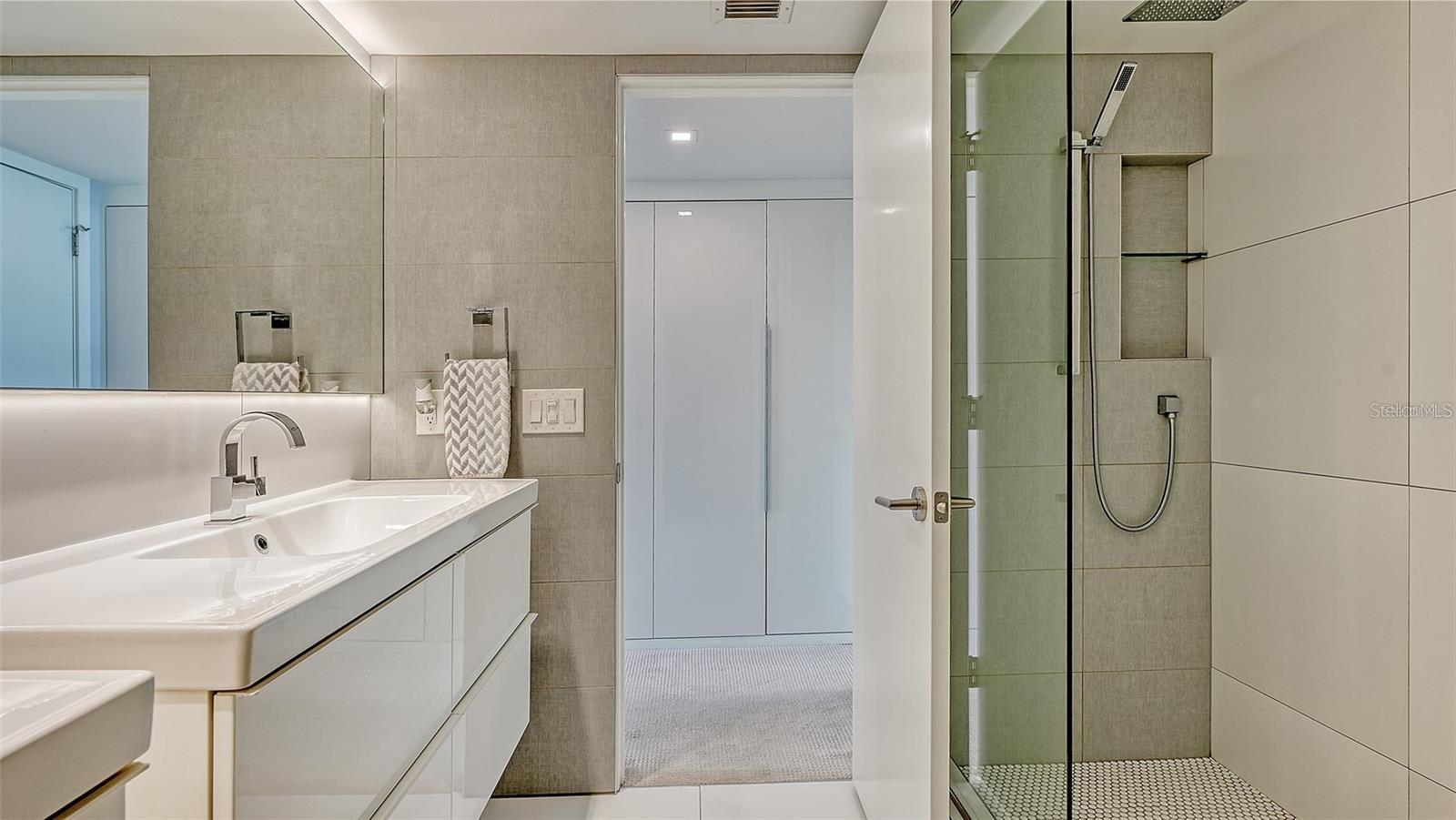 CONDO ON THE BAY TOWER II - Residential