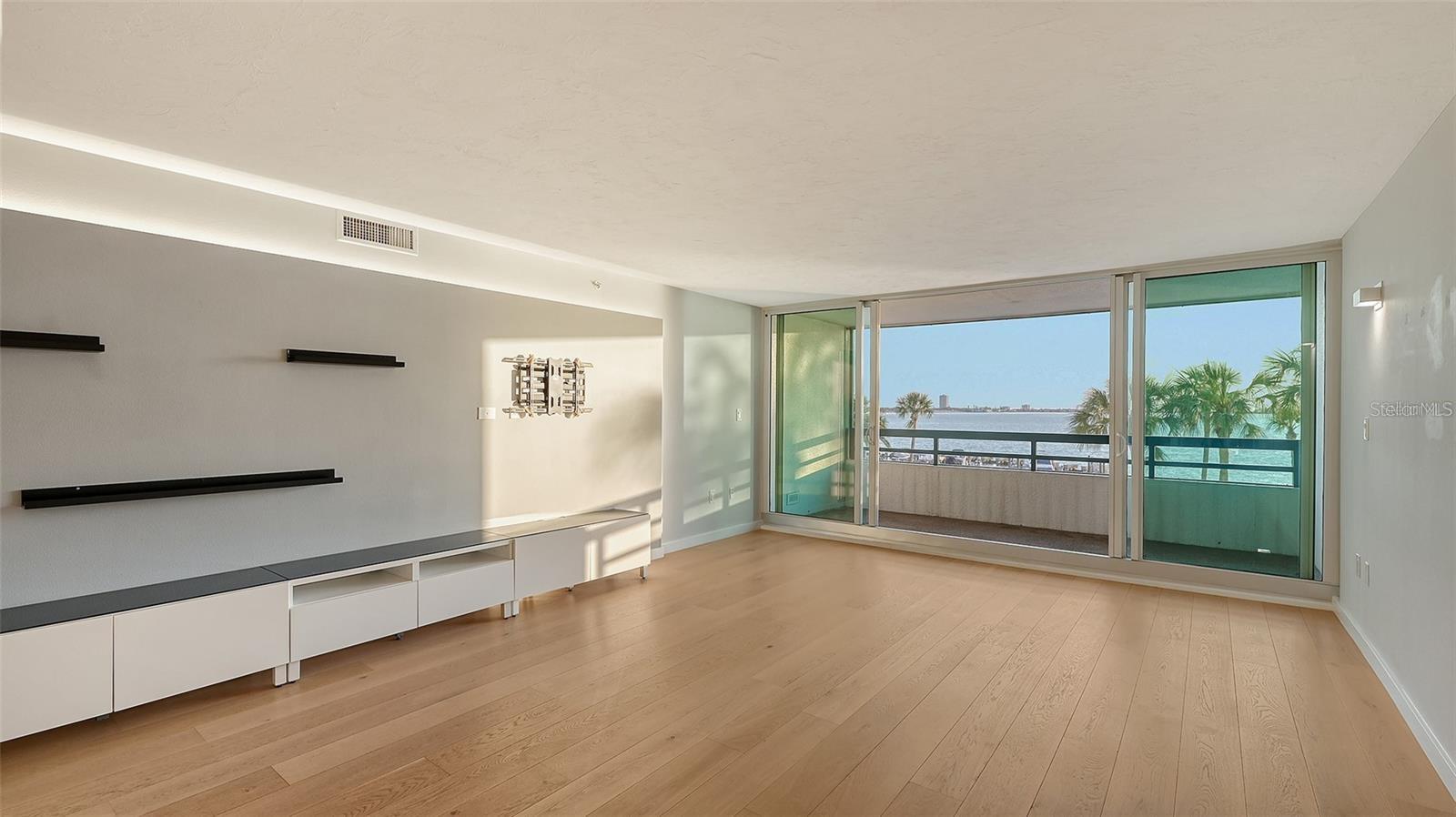 CONDO ON THE BAY TOWER II - Residential