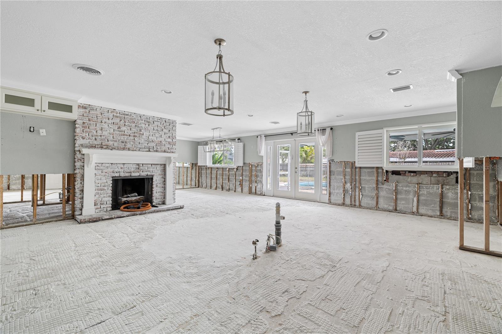 5871 OAKHURST DRIVE