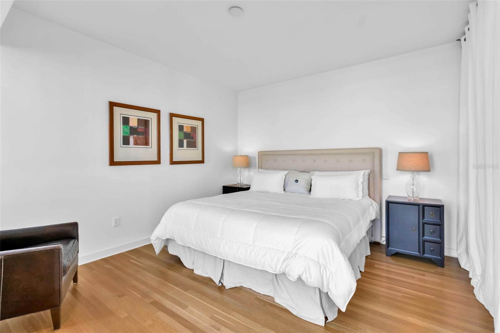 1350 MAIN RESIDENTIAL - Residential