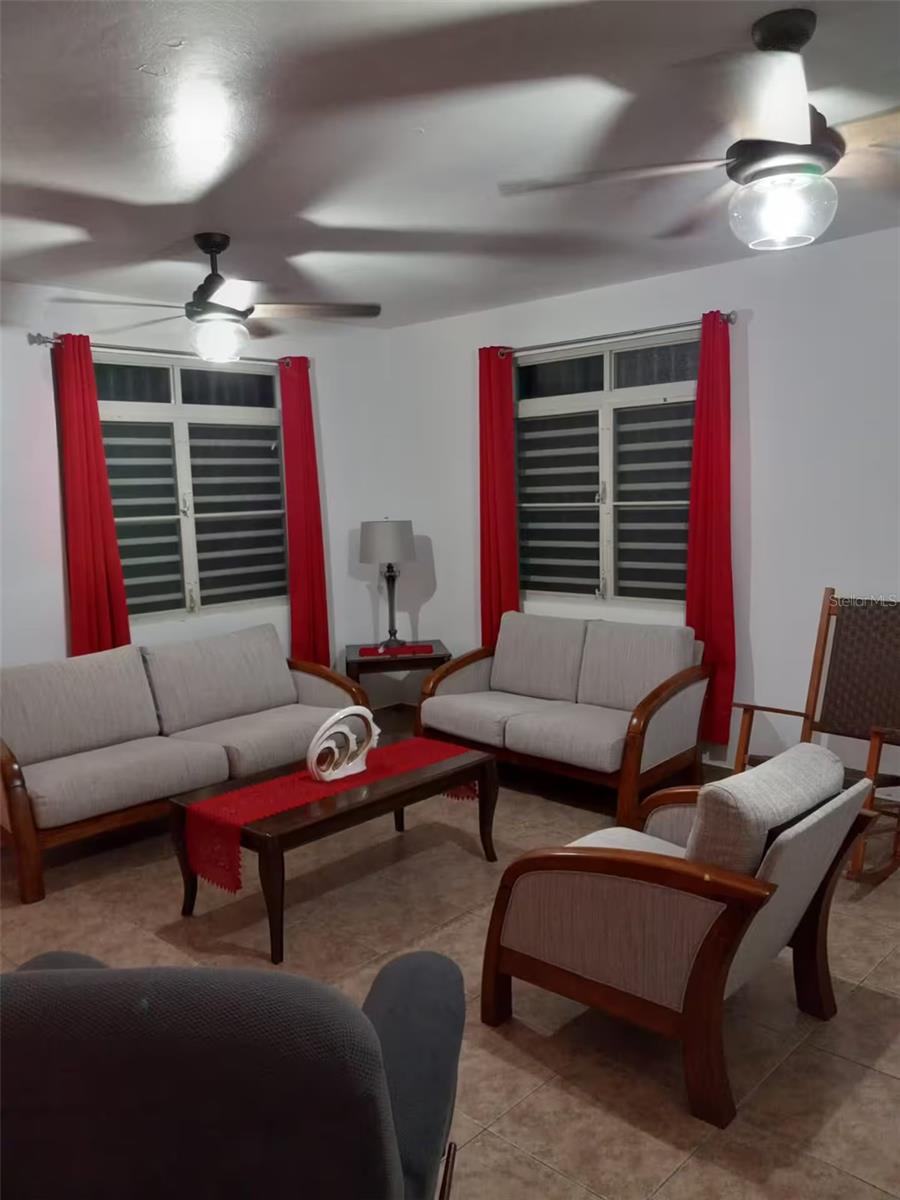 Carr 411 km 0.20 BO. CALVACHE