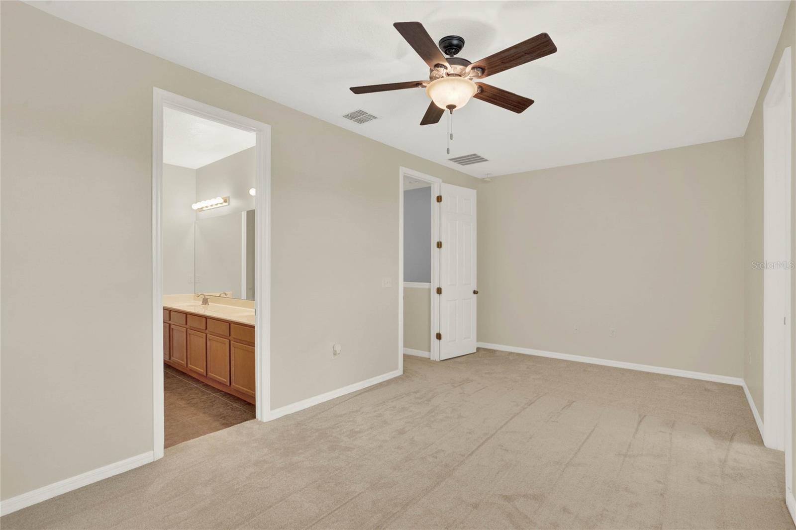 ISLES OF OVIEDO - Residential Lease