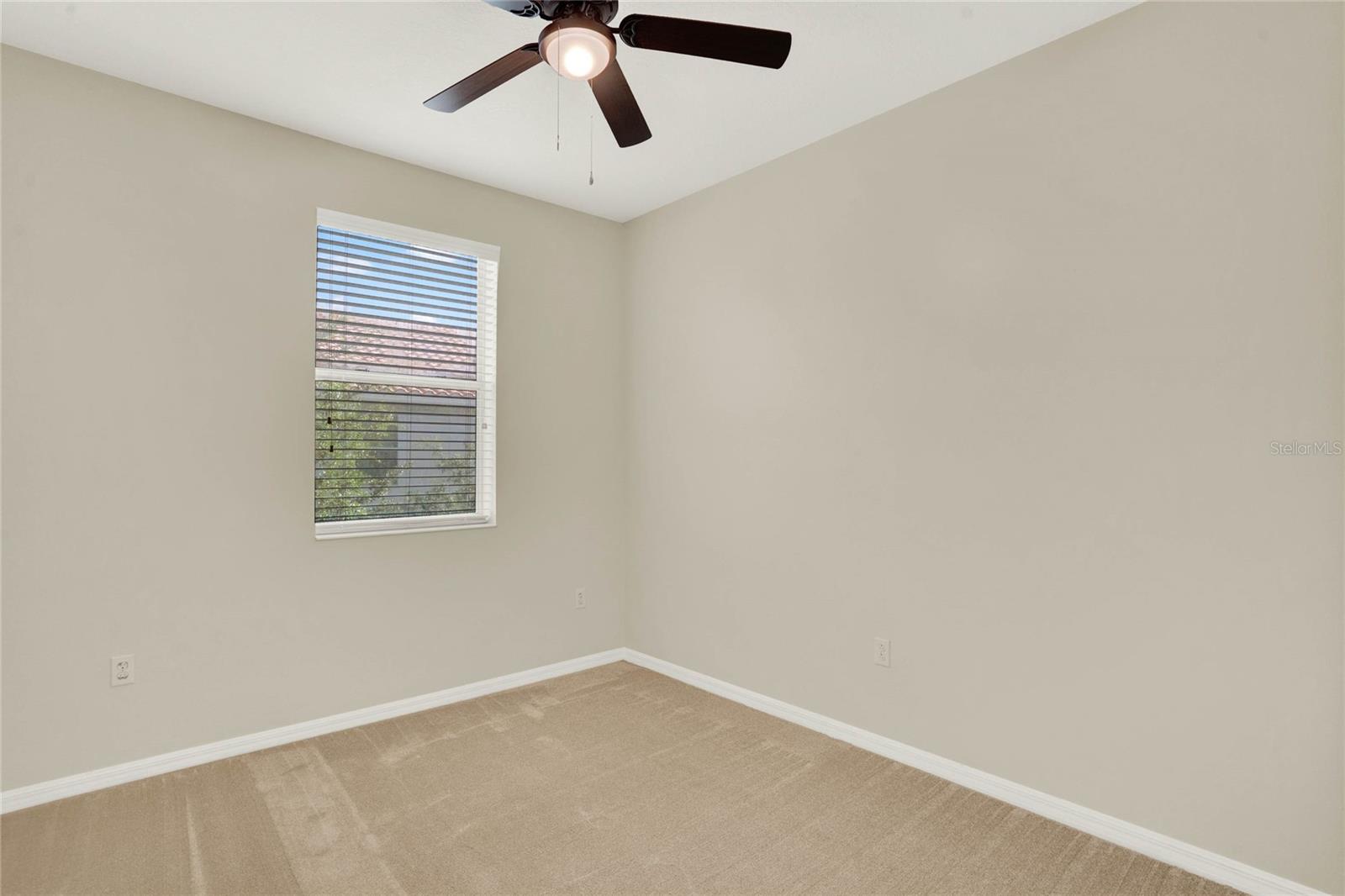 ISLES OF OVIEDO - Residential Lease