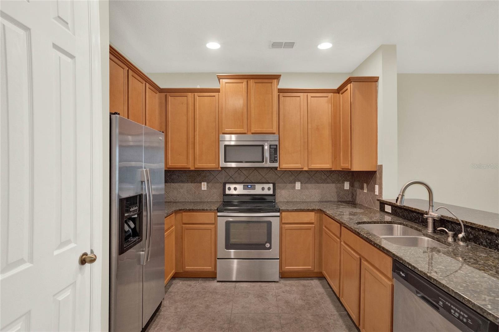 ISLES OF OVIEDO - Residential Lease