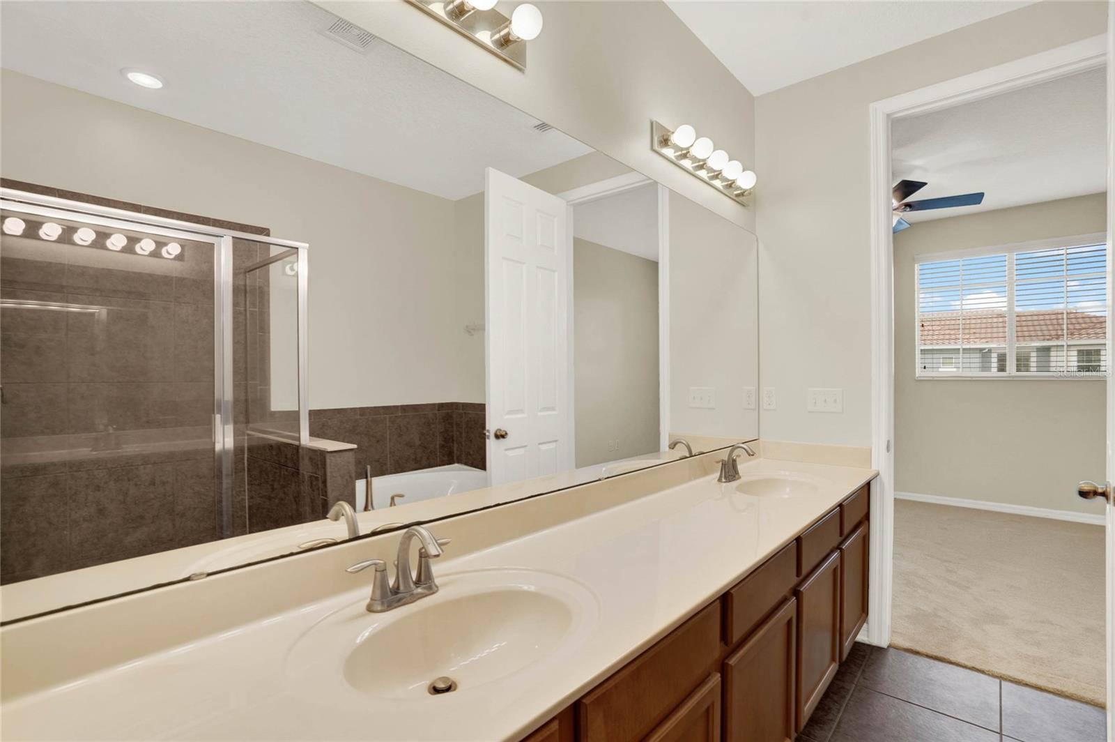 ISLES OF OVIEDO - Residential Lease