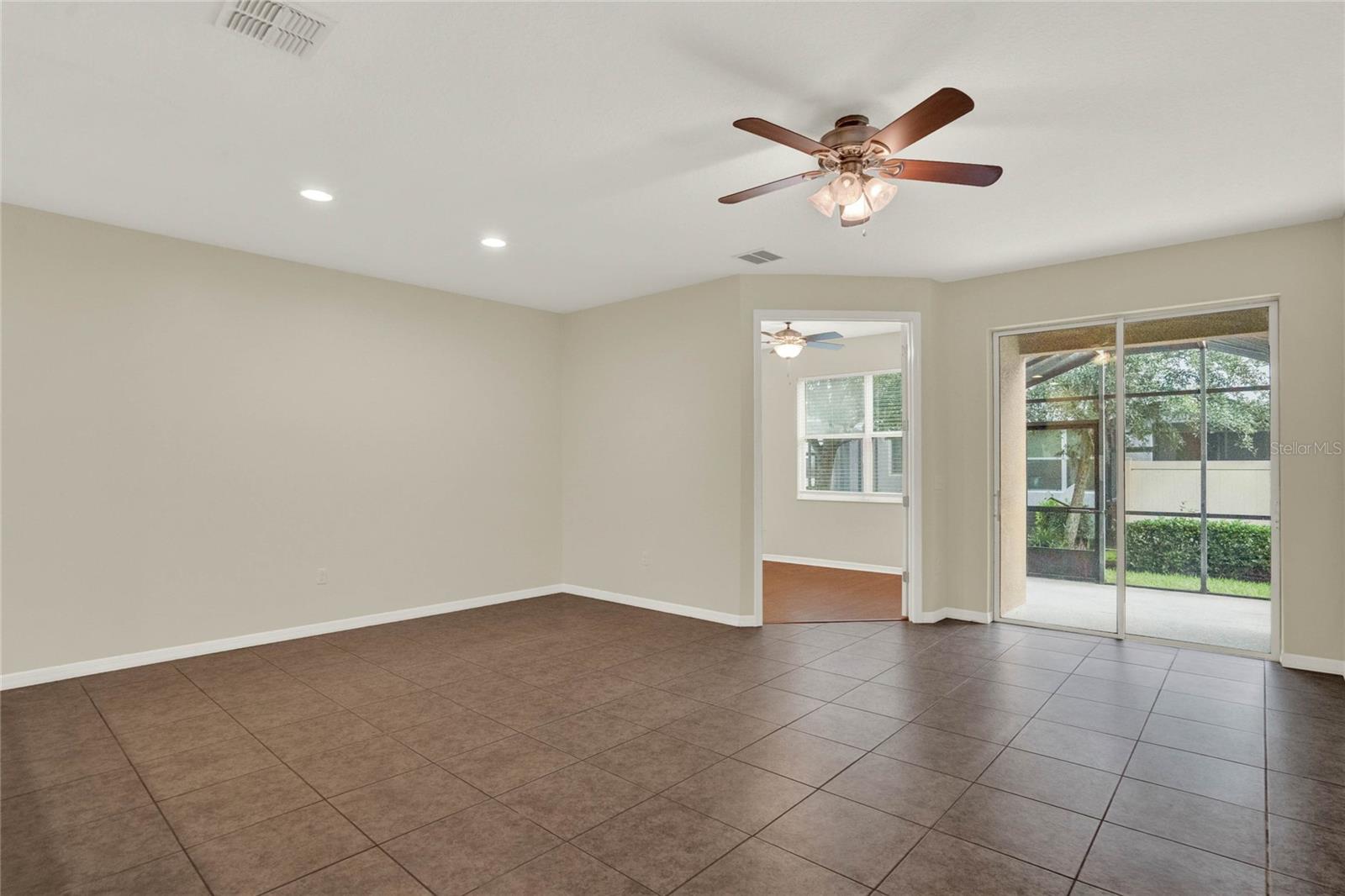 ISLES OF OVIEDO - Residential Lease