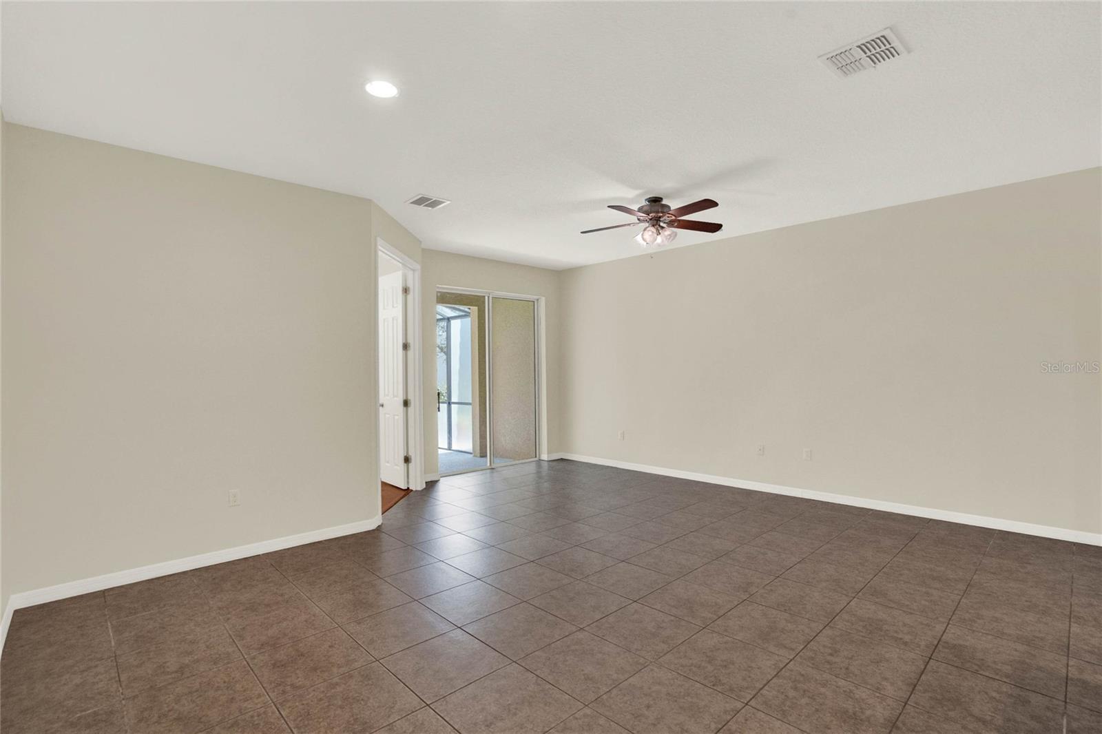 ISLES OF OVIEDO - Residential Lease