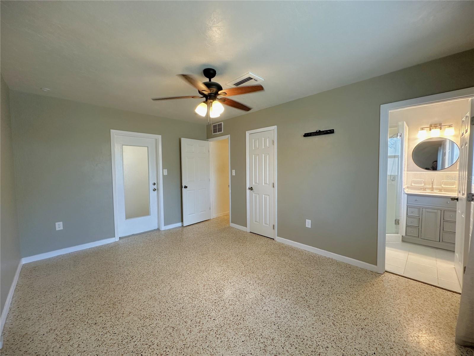 LA LINDA TERRACE - Residential Lease