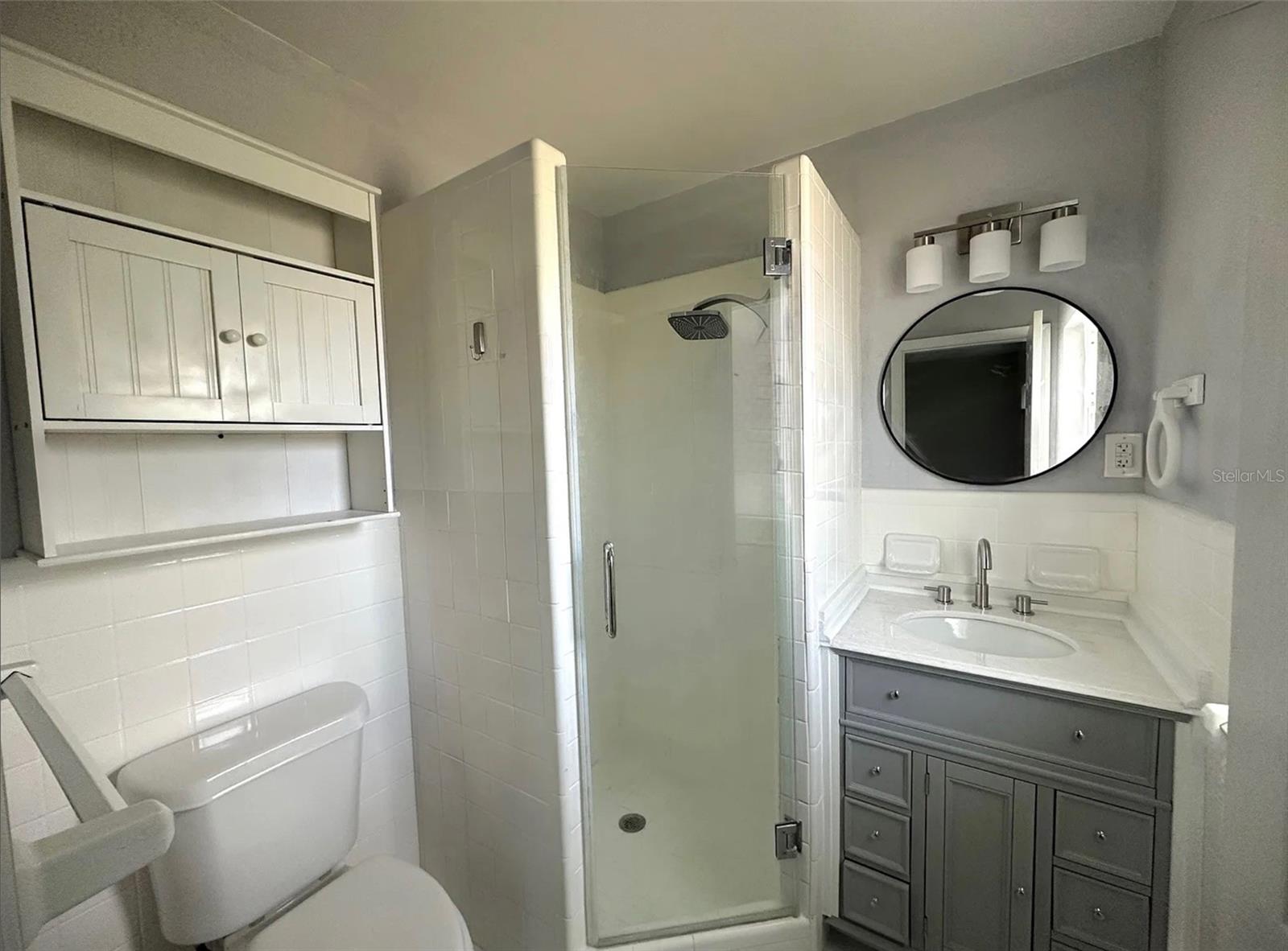 LA LINDA TERRACE - Residential Lease