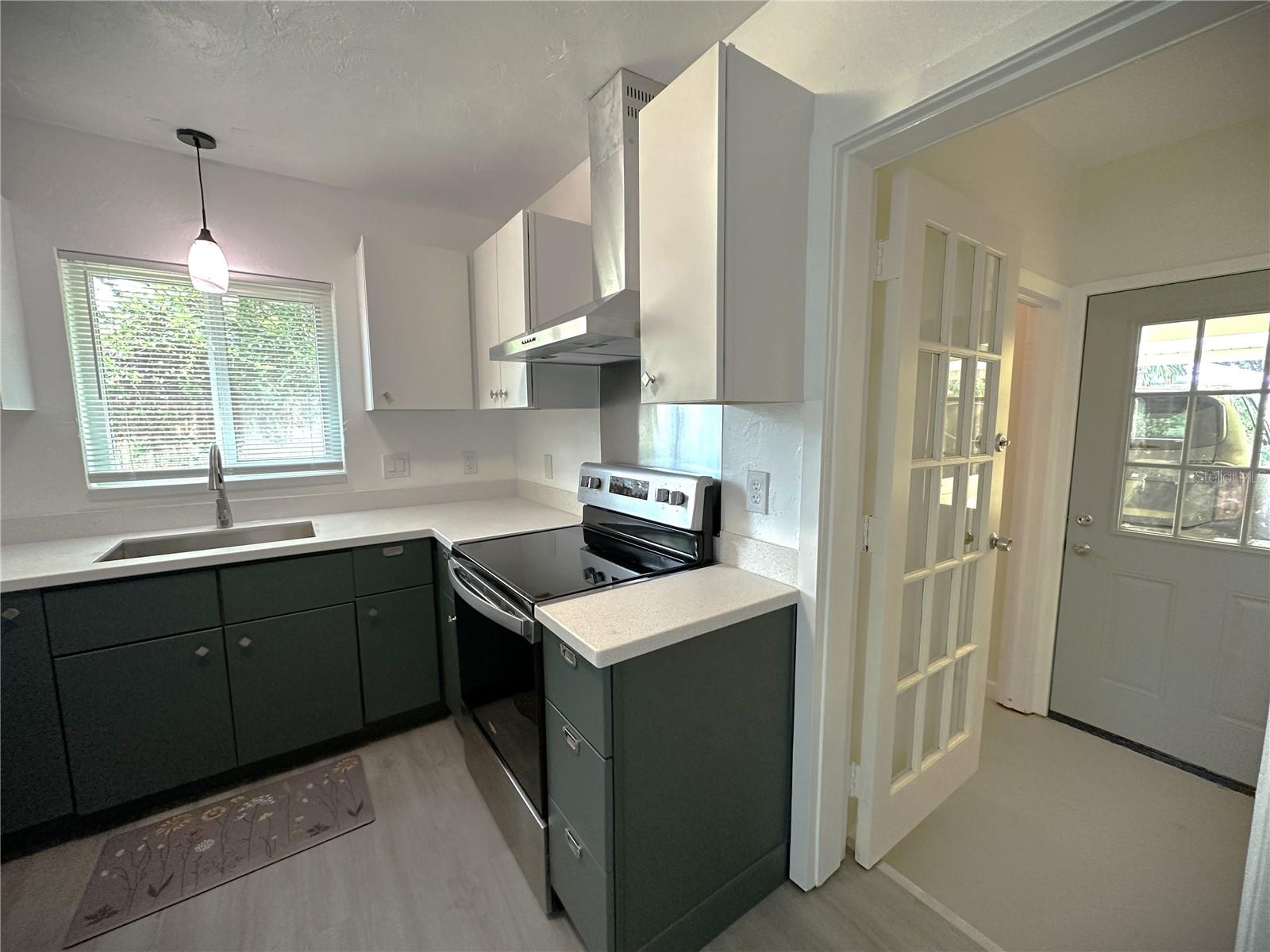 LA LINDA TERRACE - Residential Lease