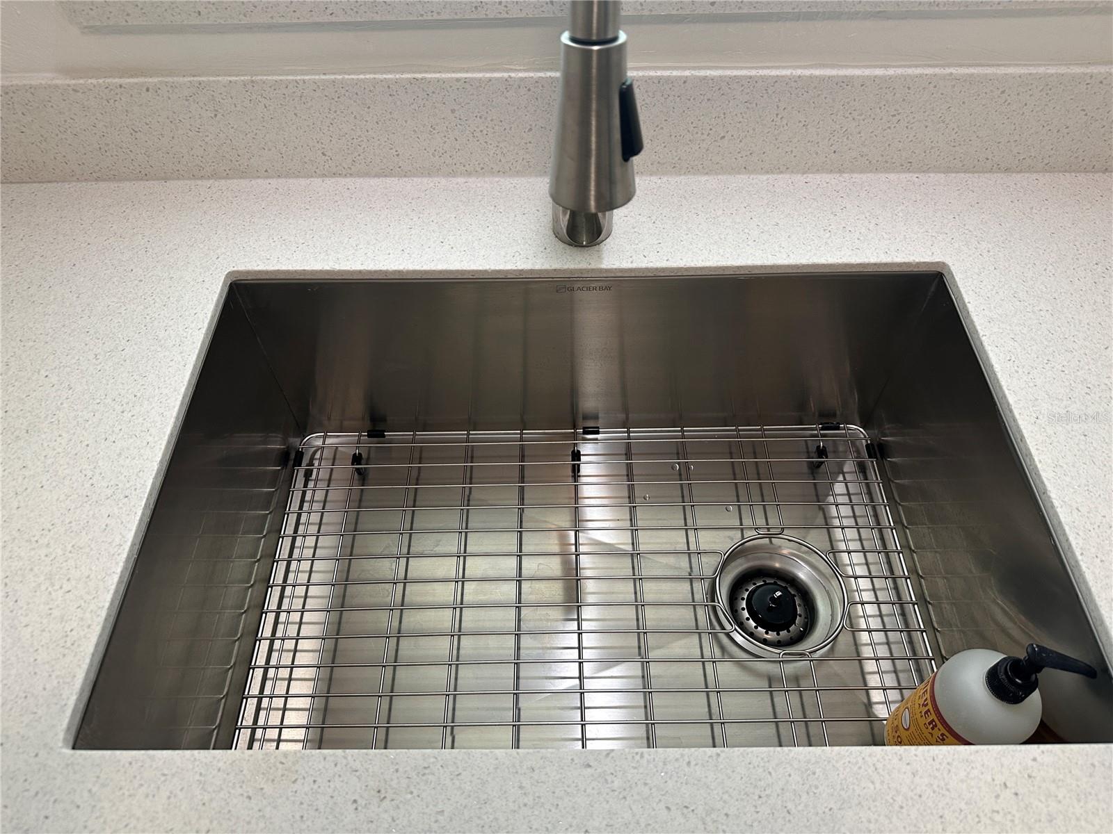 LA LINDA TERRACE - Residential Lease