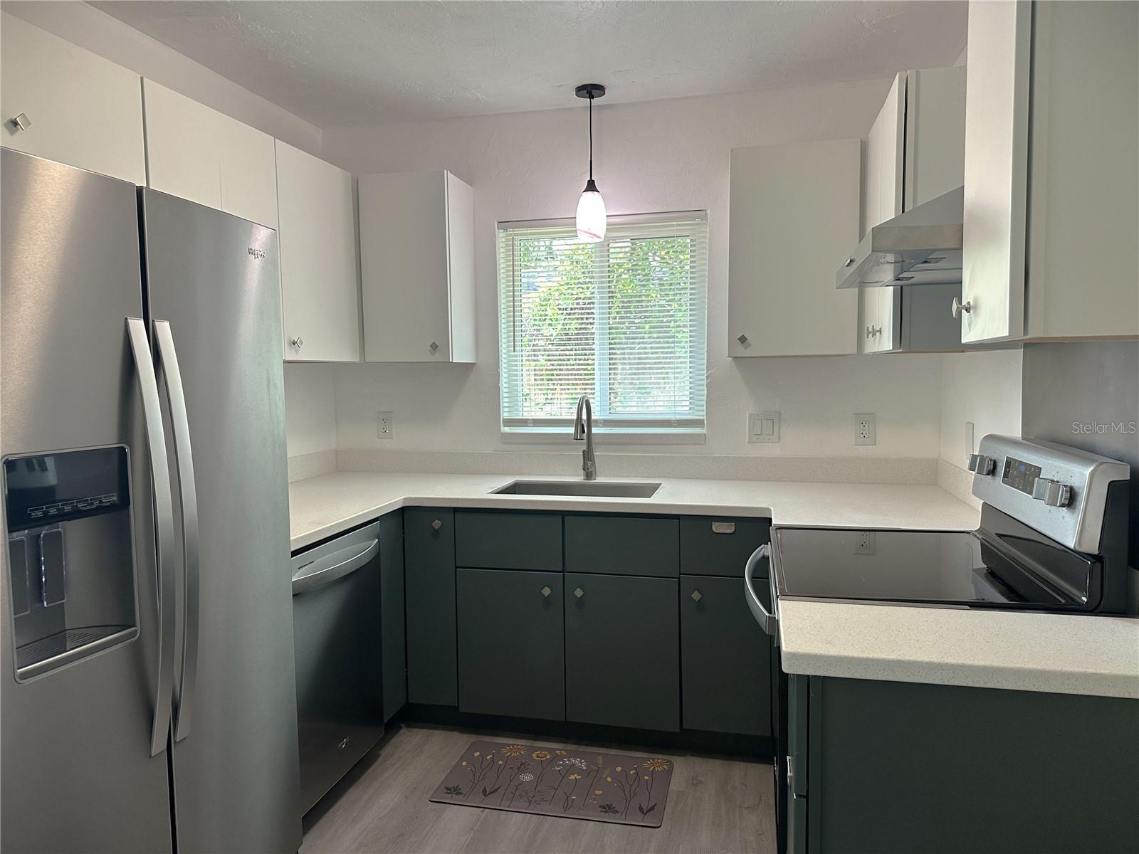 LA LINDA TERRACE - Residential Lease