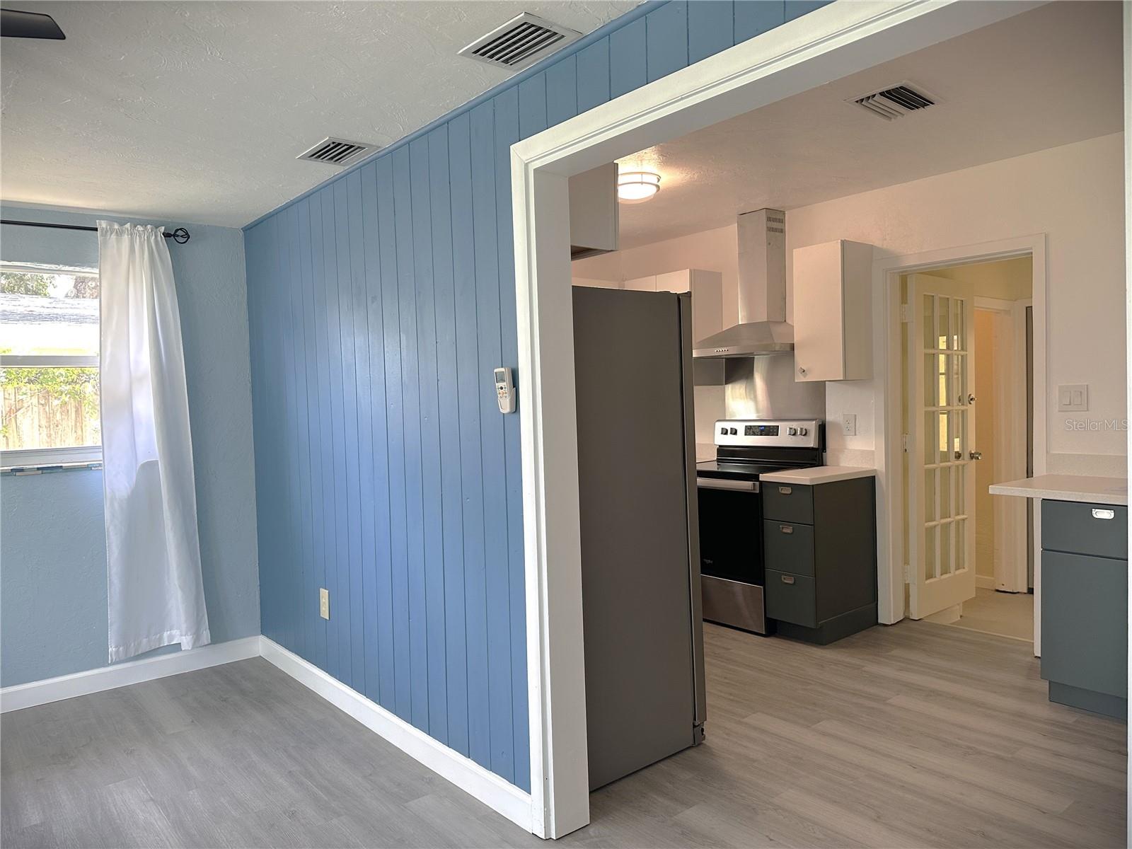 LA LINDA TERRACE - Residential Lease