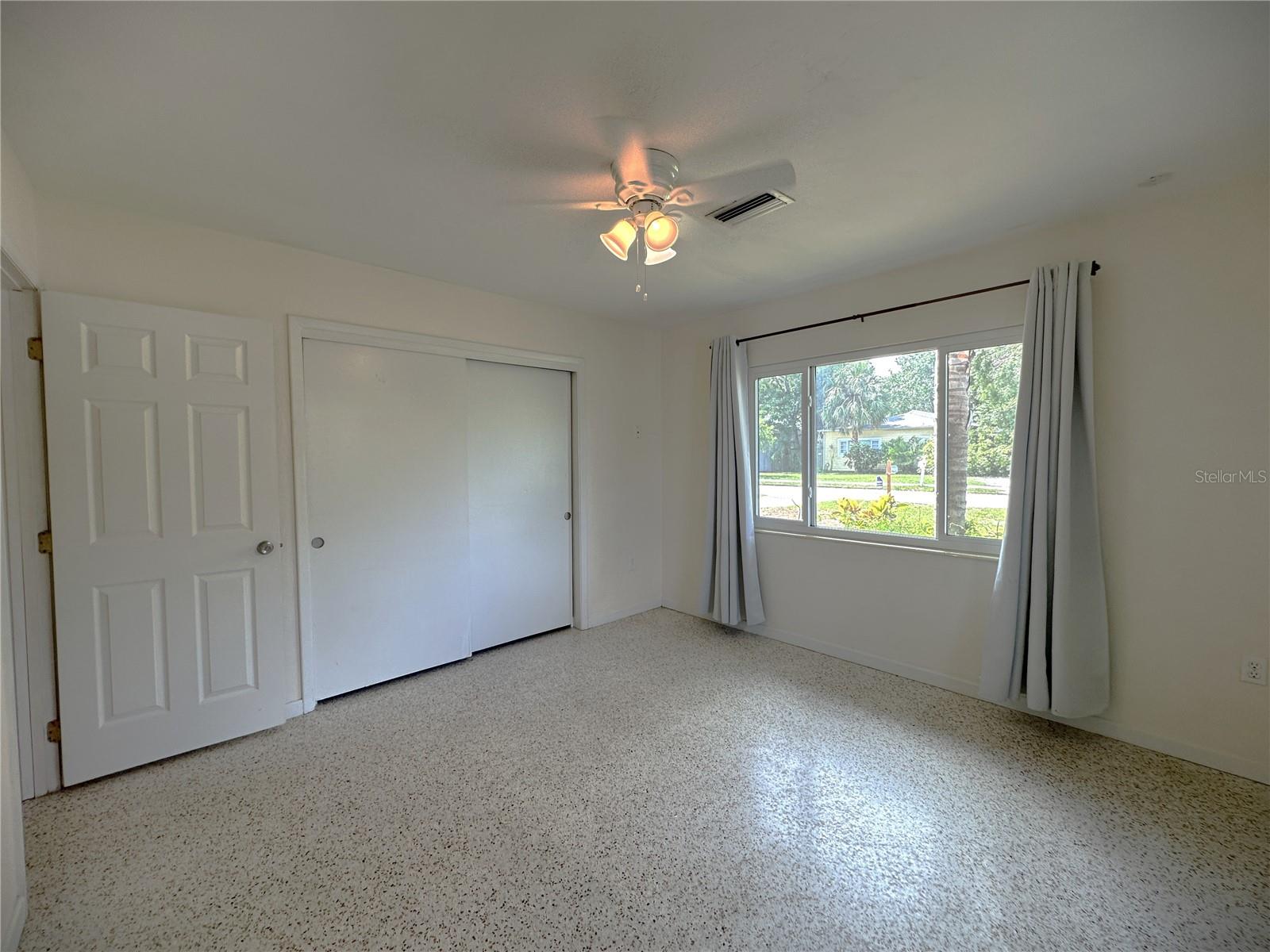 LA LINDA TERRACE - Residential Lease