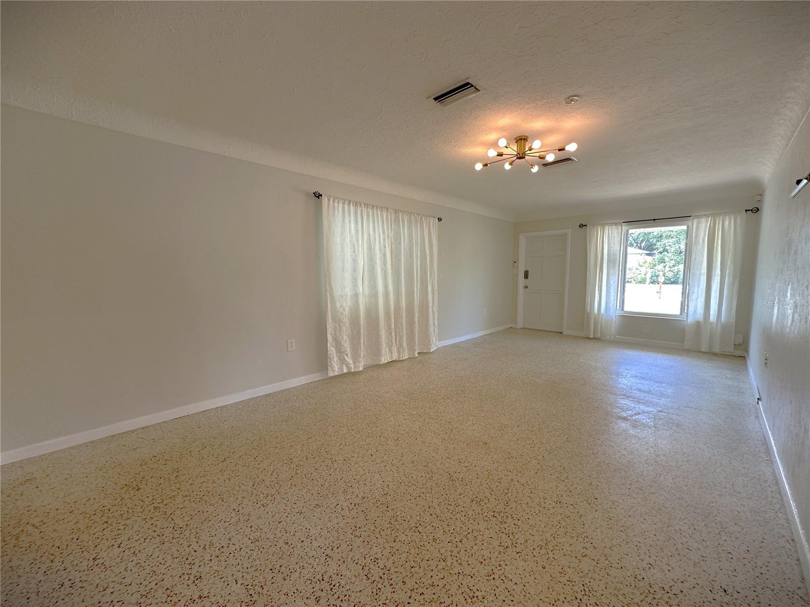 LA LINDA TERRACE - Residential Lease