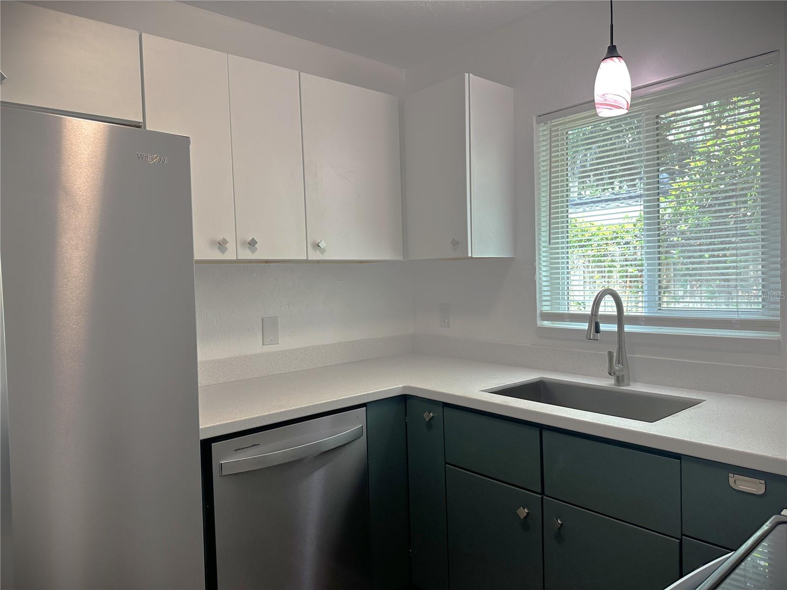 LA LINDA TERRACE - Residential Lease