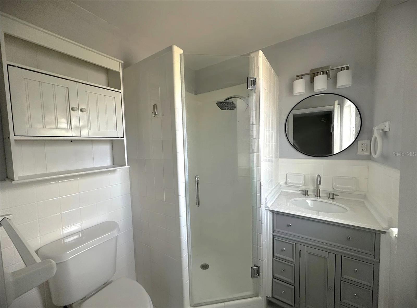 LA LINDA TERRACE - Residential Lease