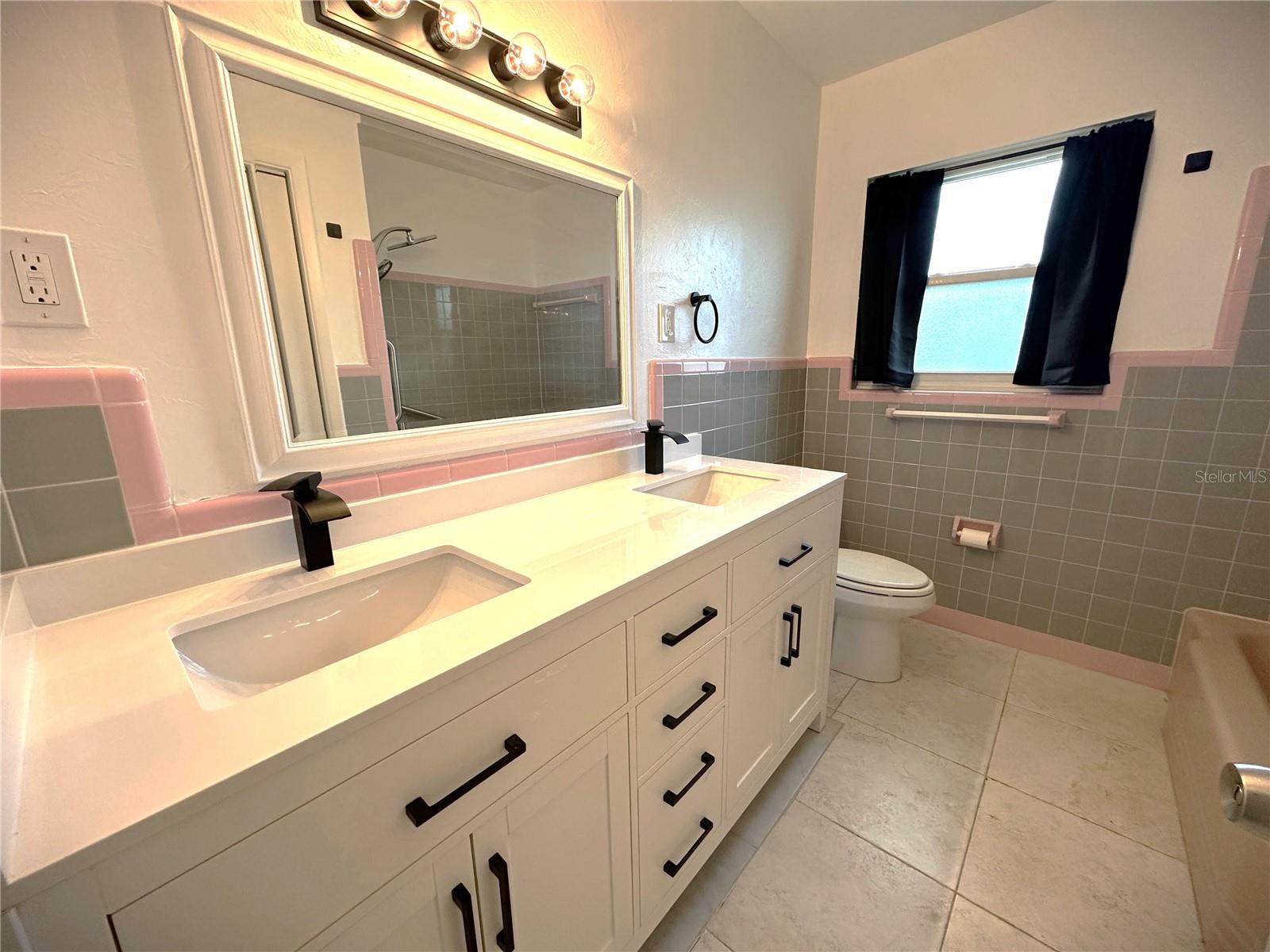 LA LINDA TERRACE - Residential Lease