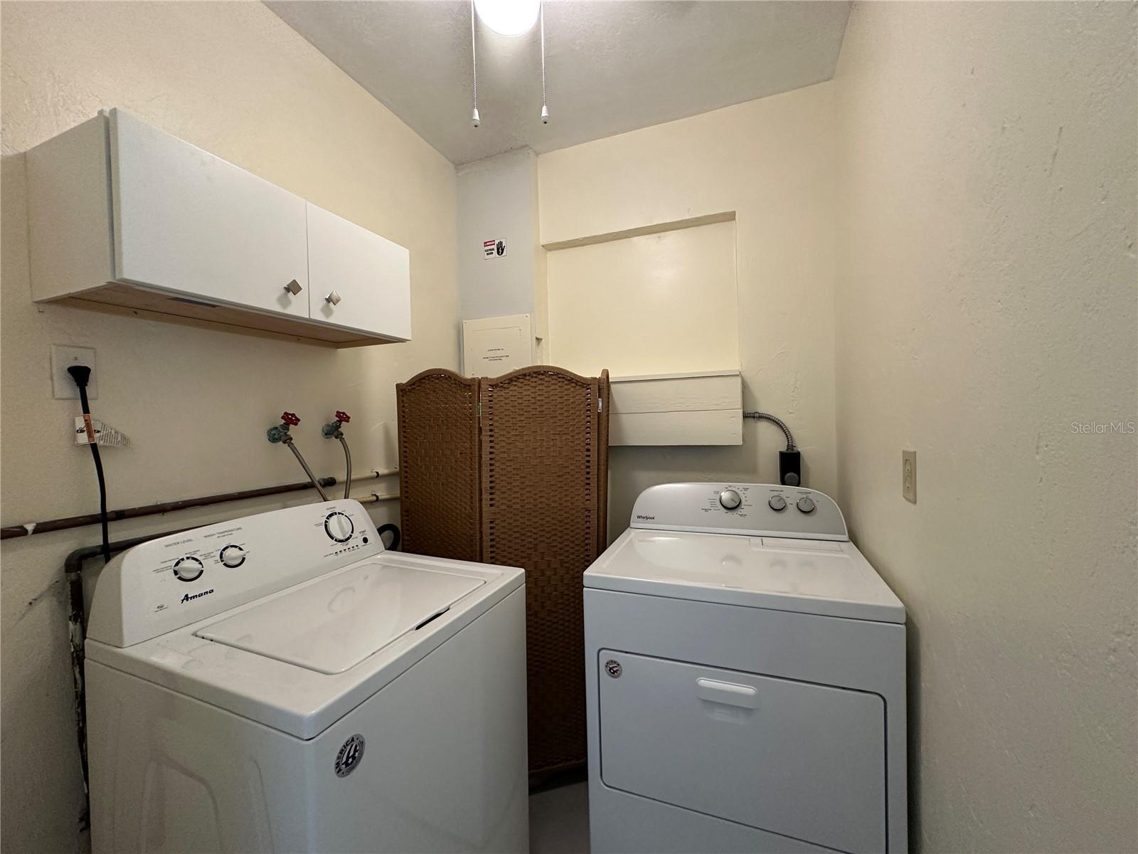 LA LINDA TERRACE - Residential Lease