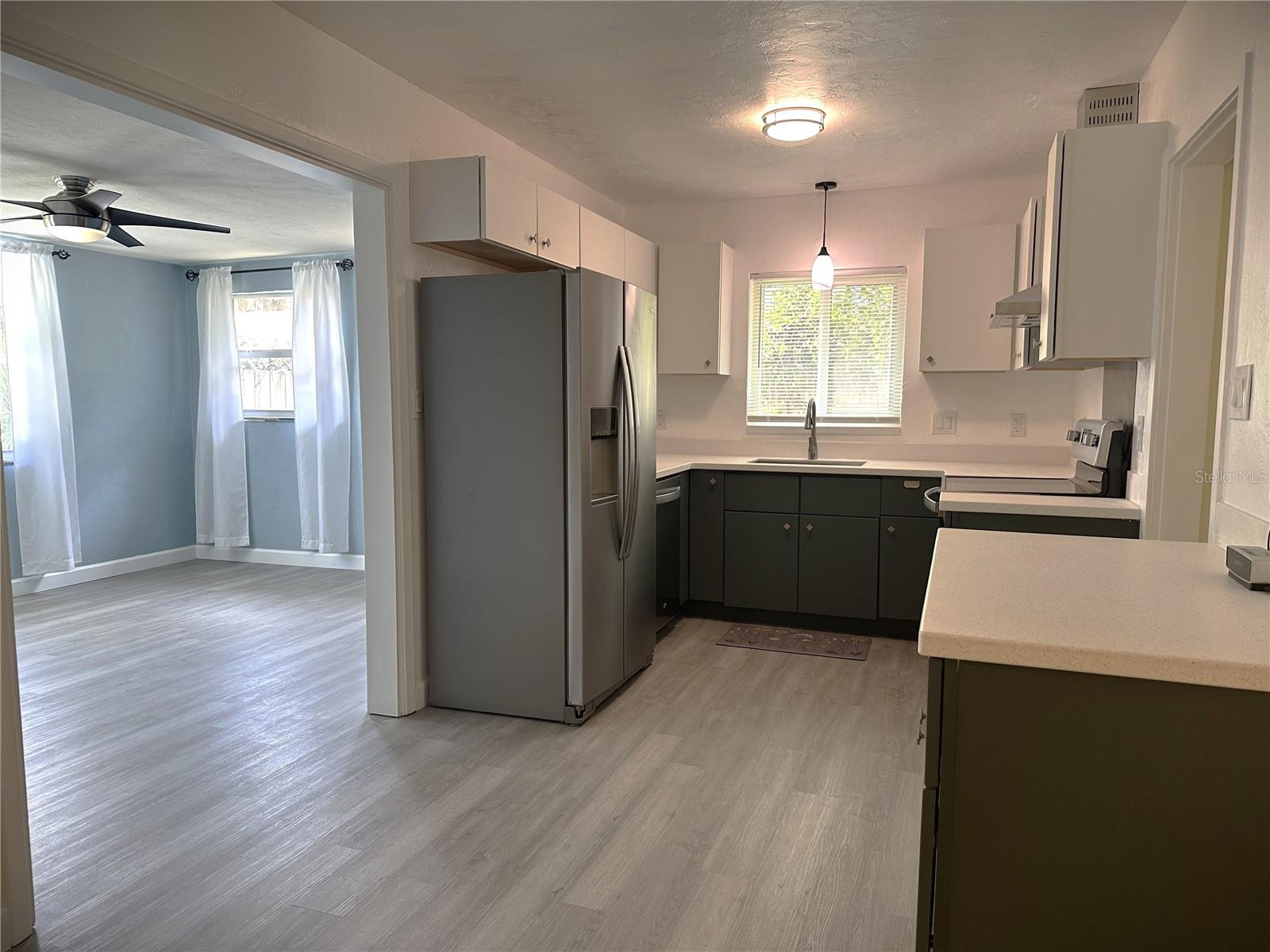 LA LINDA TERRACE - Residential Lease