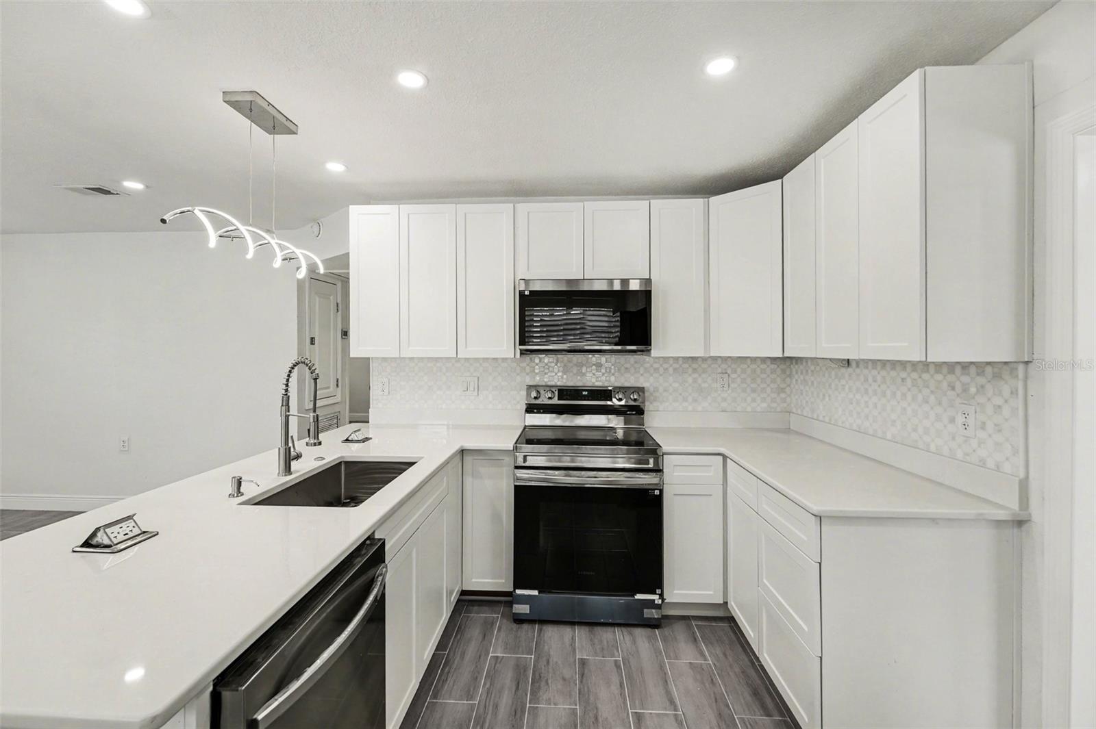 BEEKMANS J C SUB - Residential Lease