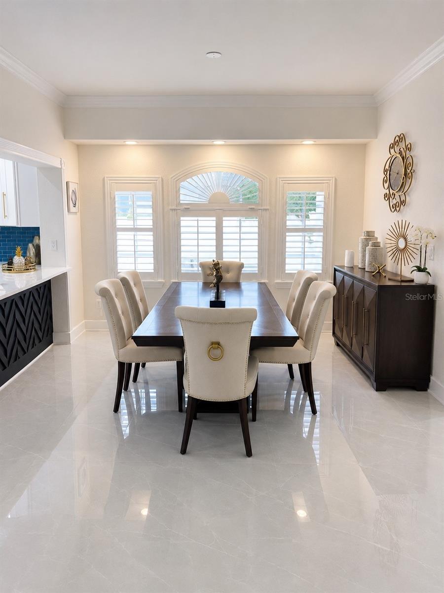 452 BATH CLUB BOULEVARD N